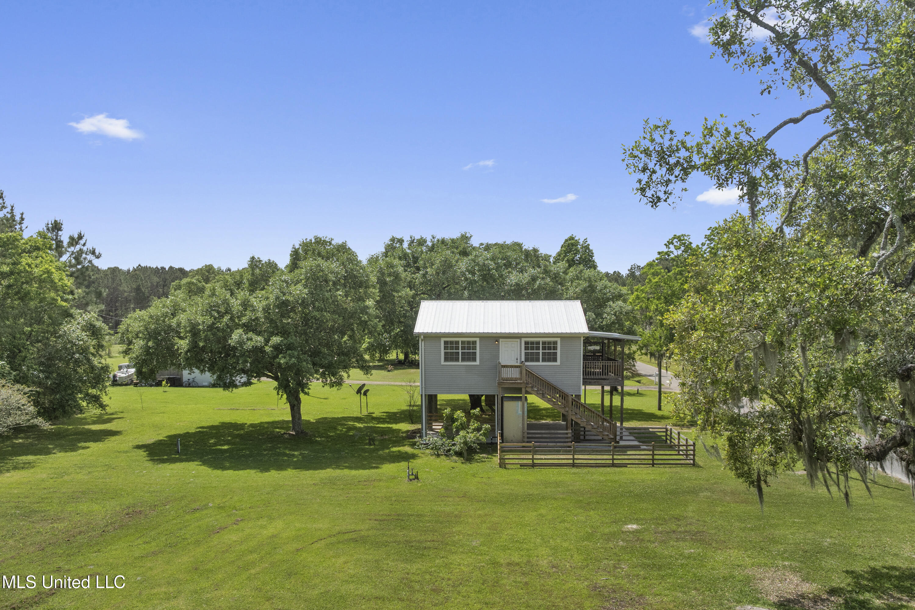 3021 Roberson Road, Bay Saint Louis, Mississippi image 3