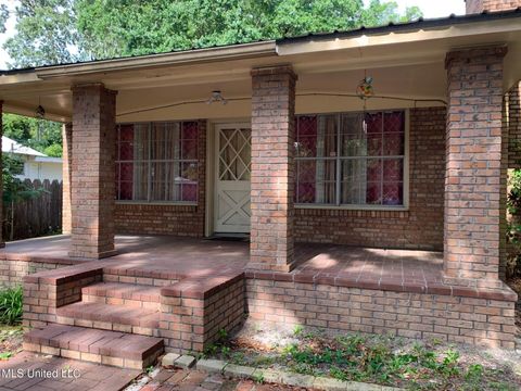 Homes For Sale - 1516 43rd Avenue<br/> Gulfport, MS 39501