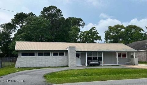 Homes For Sale - 3117 Beachview Drive<br/> Jackson County, Ocean Springs, MS 39564