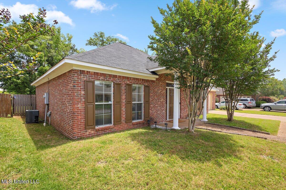 123 Sara Fox Drive, Brandon, Mississippi image 2