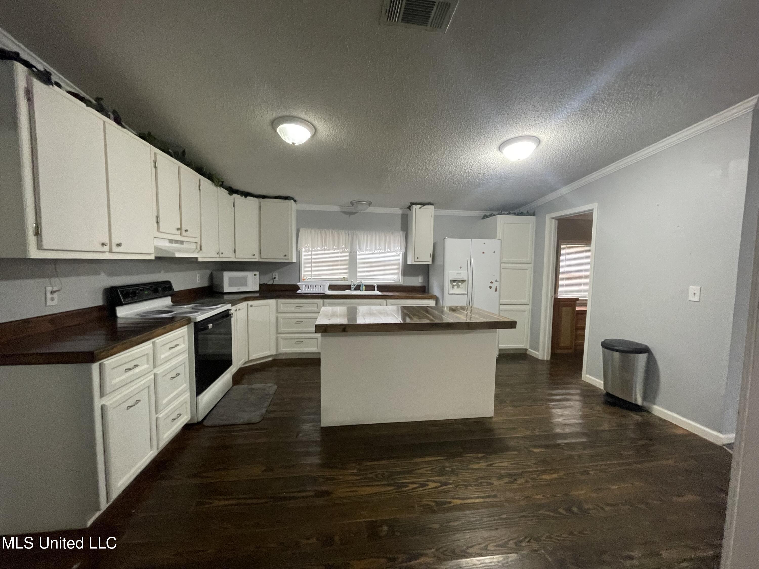 6285 W Clay Street, Bay Saint Louis, Mississippi image 5