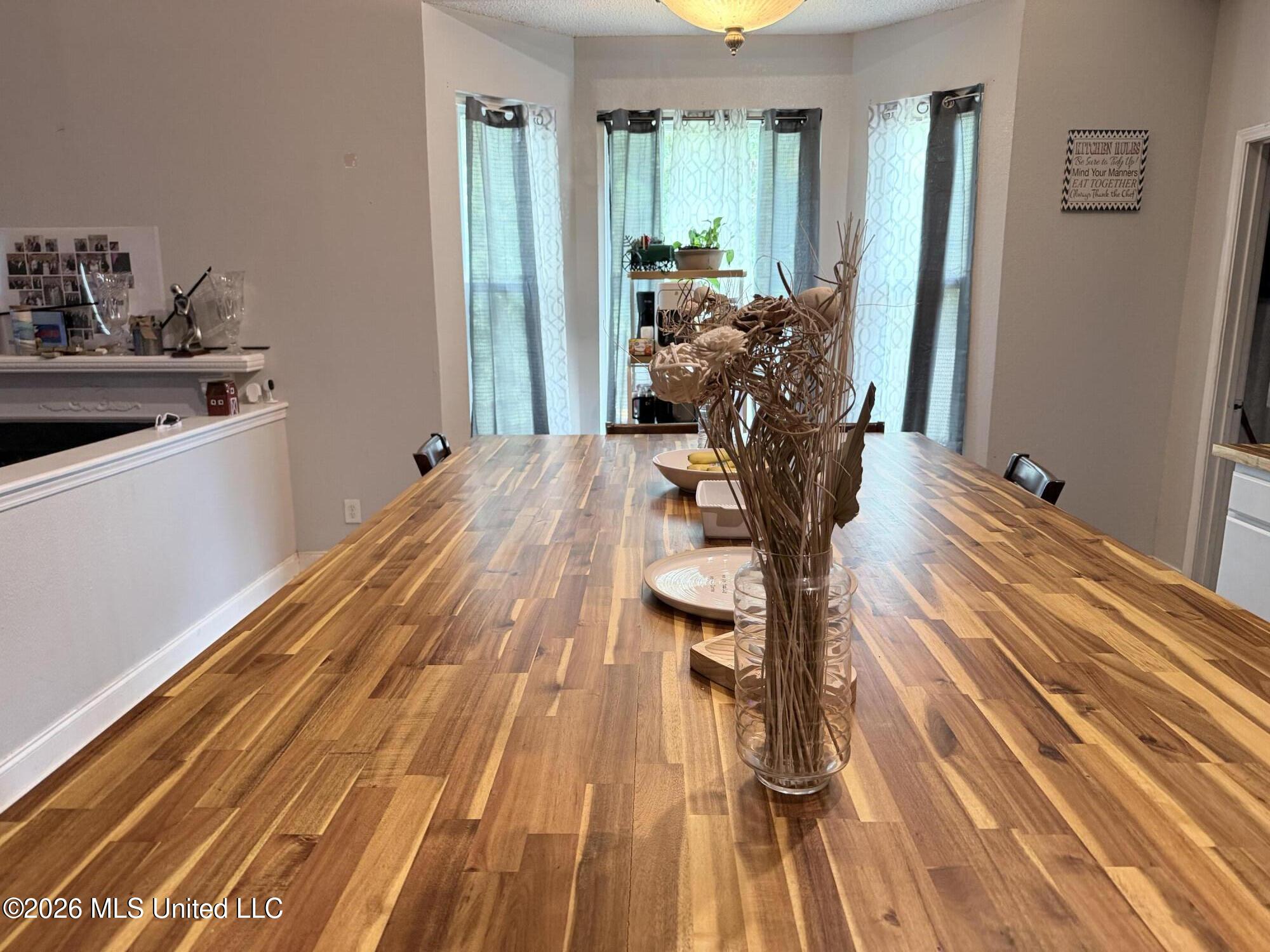 6043 Holly Drive