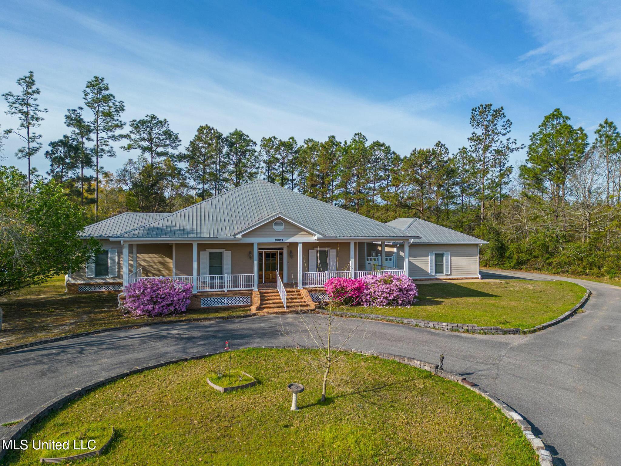 10021 Woodlands Drive, Biloxi, Mississippi image 3