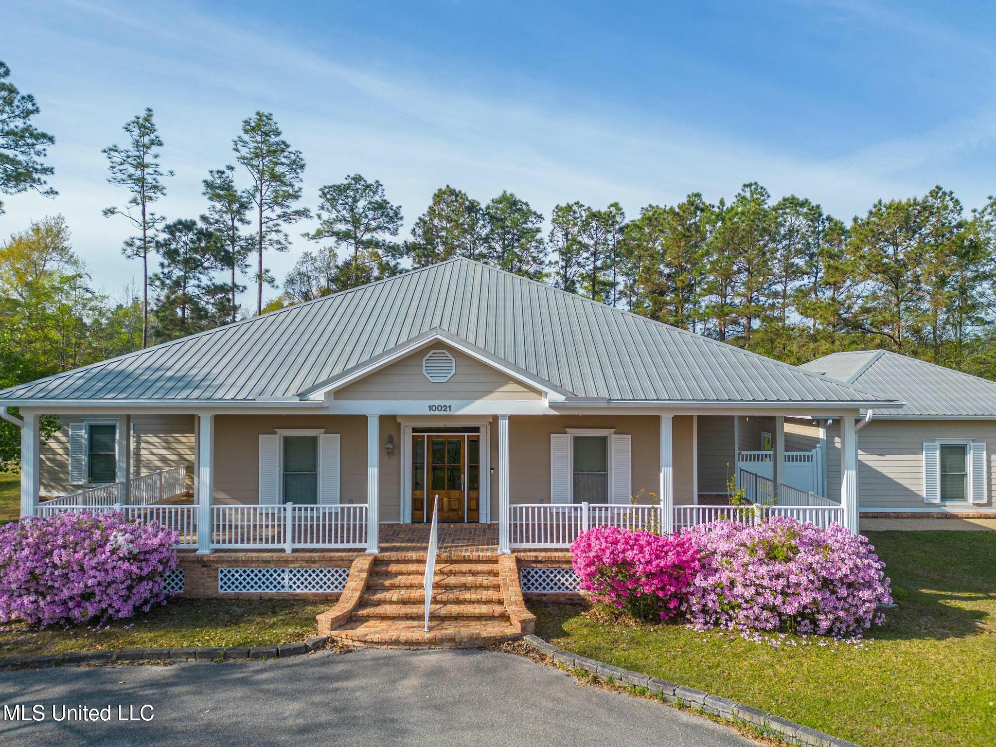 10021 Woodlands Drive, Biloxi, Mississippi image 2