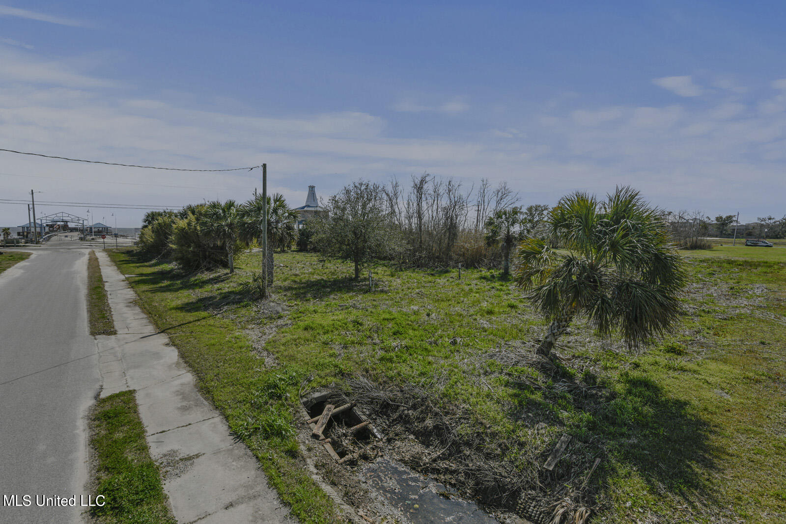 117 N Beach Boulevard, Waveland, Mississippi image 11