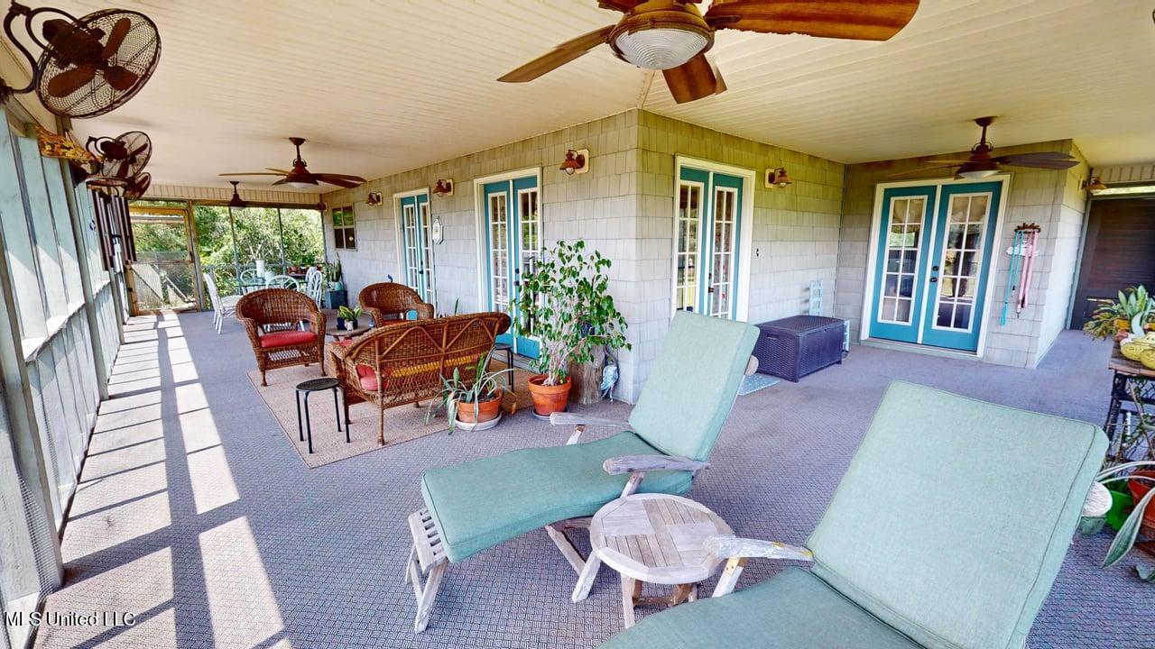 11001 N Shore Drive, Bay Saint Louis, Mississippi image 5