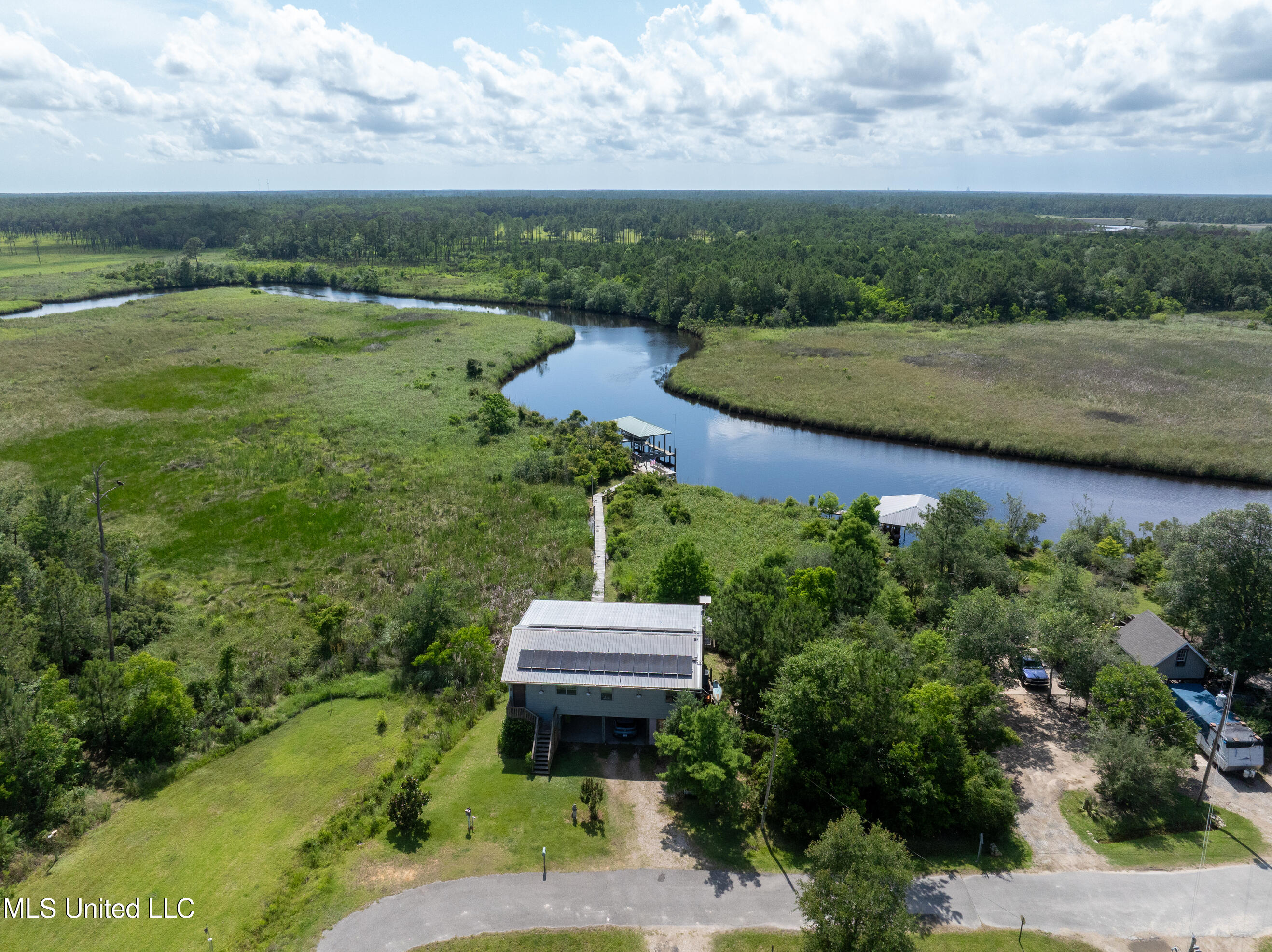 11001 N Shore Drive, Bay Saint Louis, Mississippi image 27