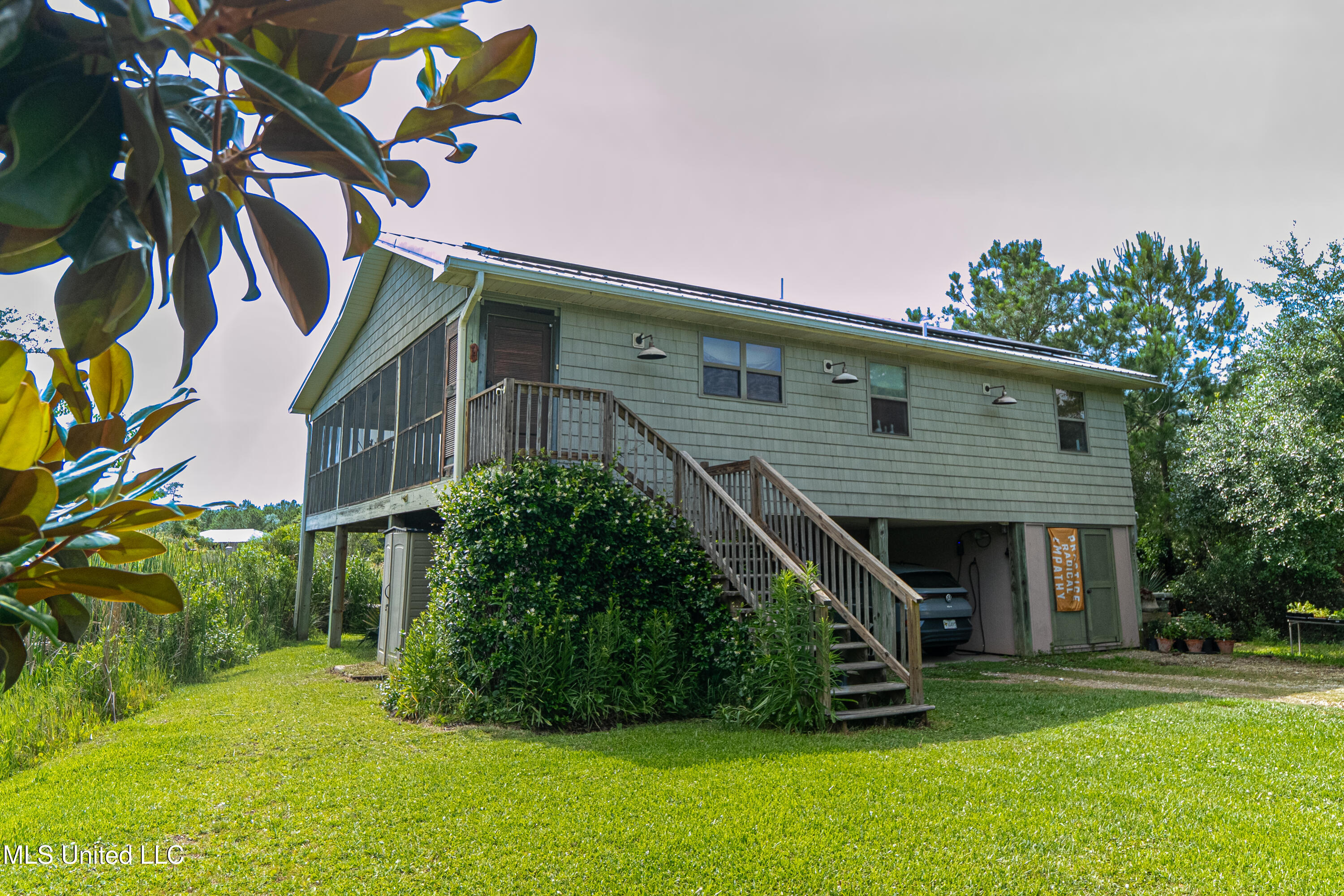 11001 N Shore Drive, Bay Saint Louis, Mississippi image 1