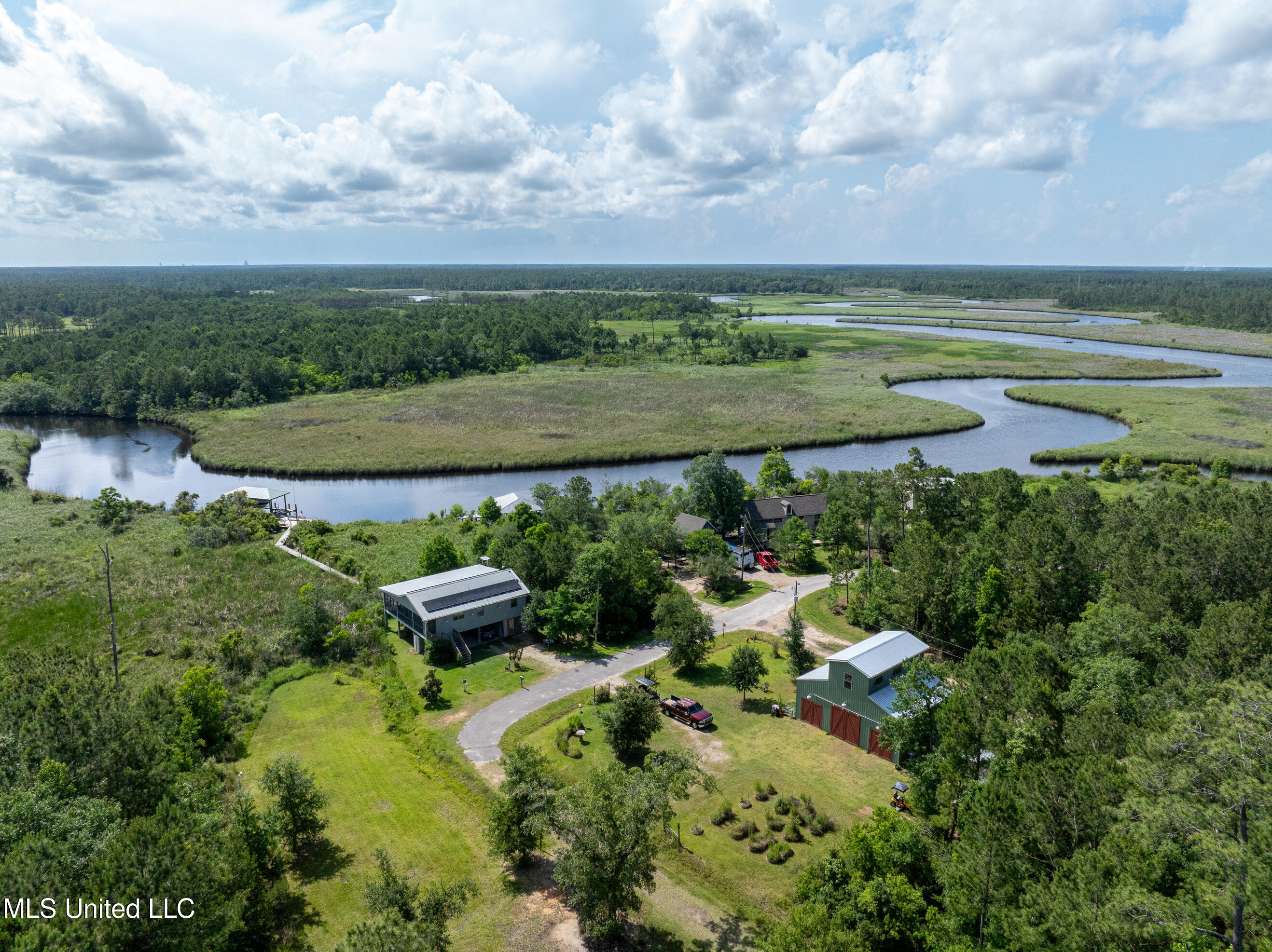 11001 N Shore Drive, Bay Saint Louis, Mississippi image 28