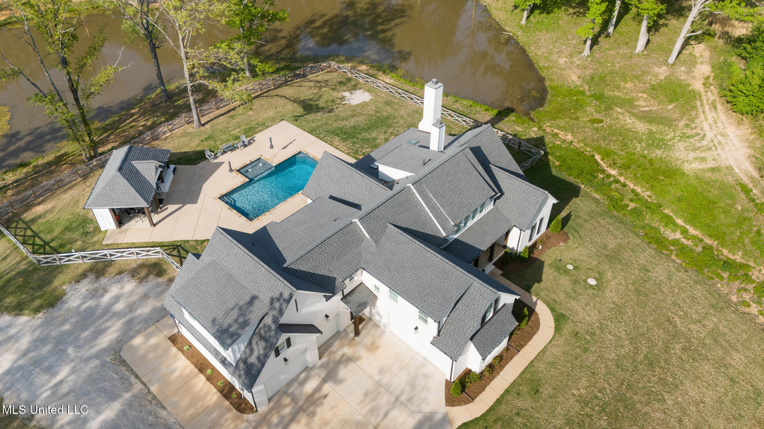 4270 Sunset Road, Nesbit, Mississippi image 9