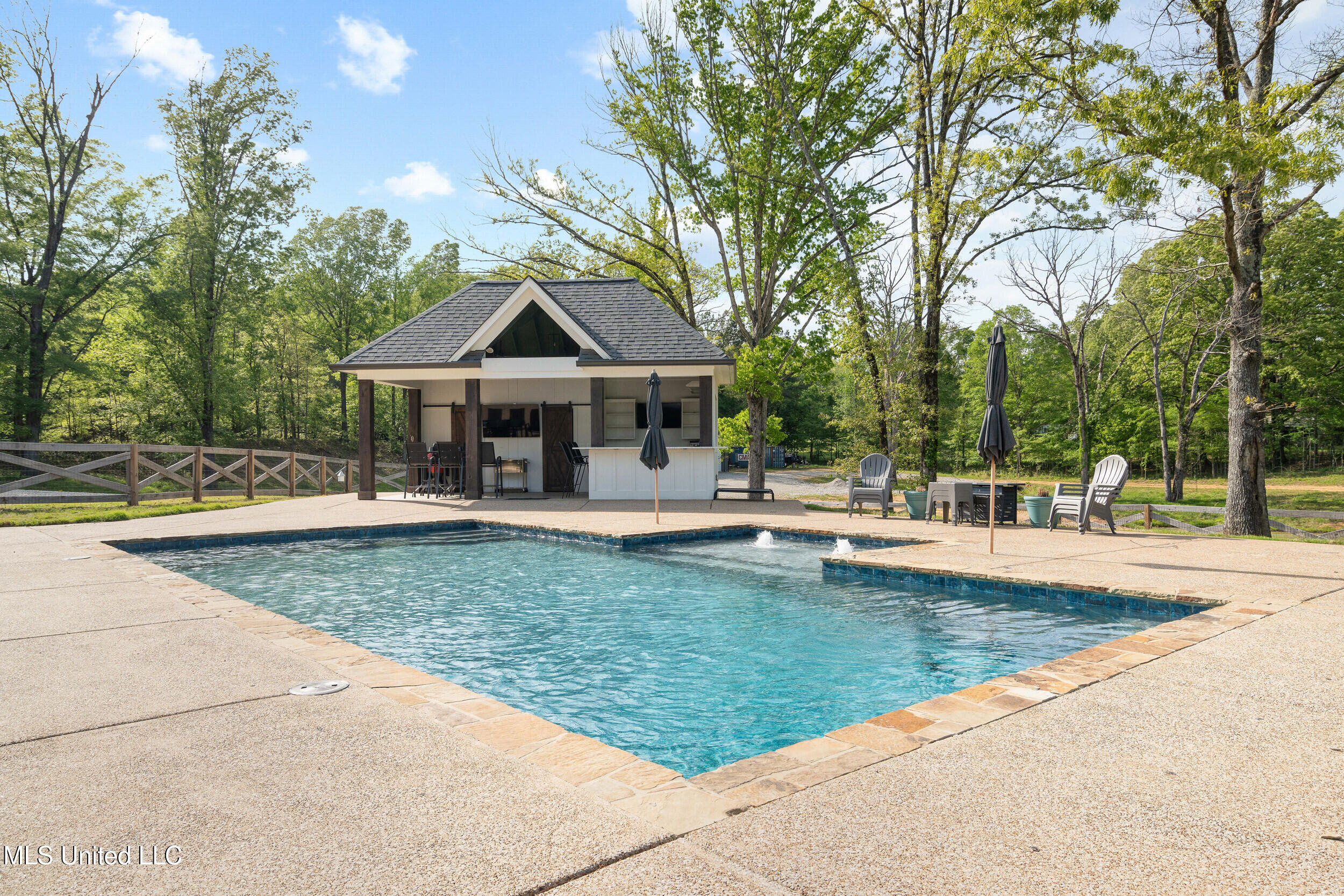 4270 Sunset Road, Nesbit, Mississippi image 3