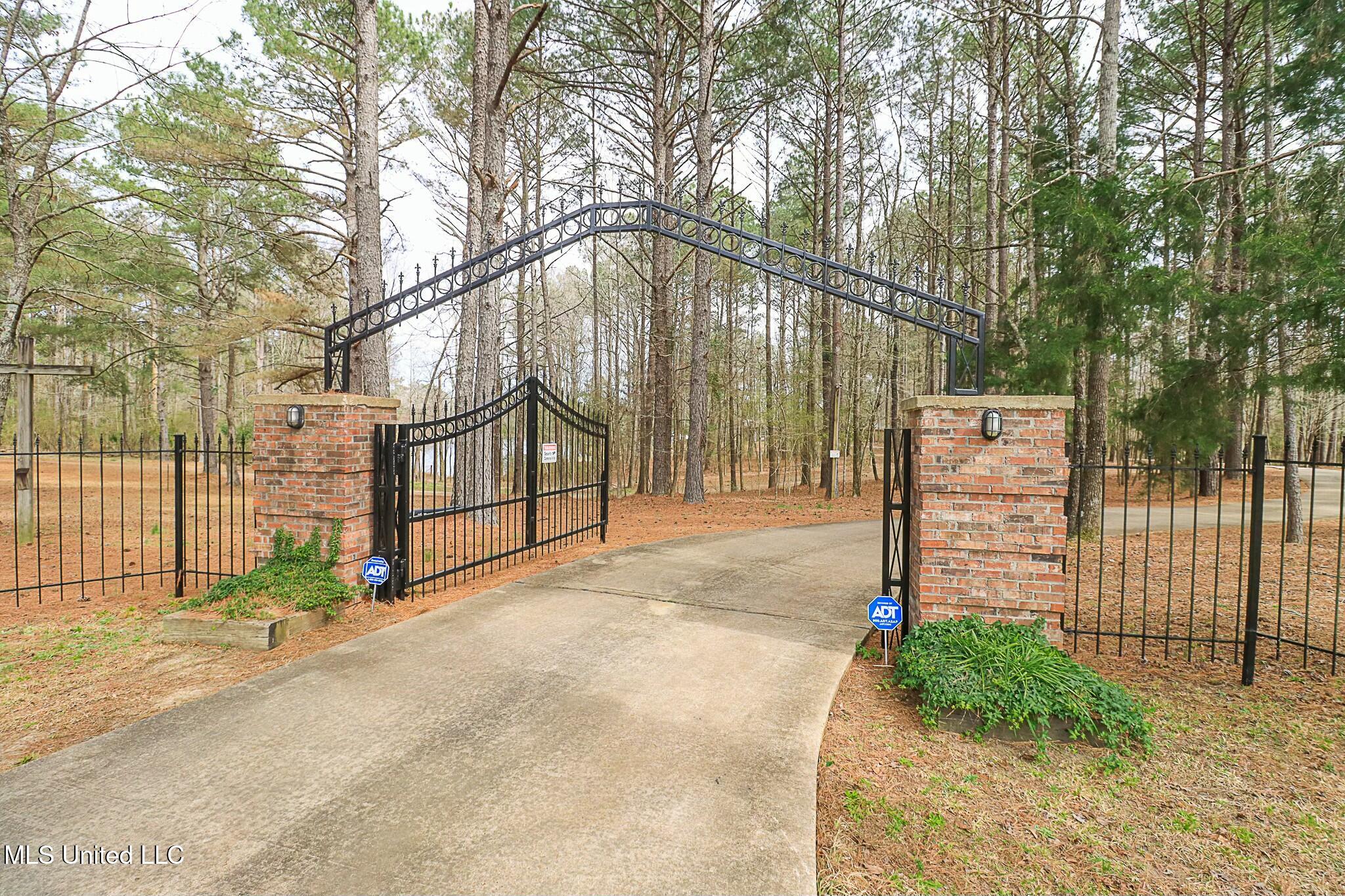 429 Rose Hill Road, Mendenhall, Mississippi image 3