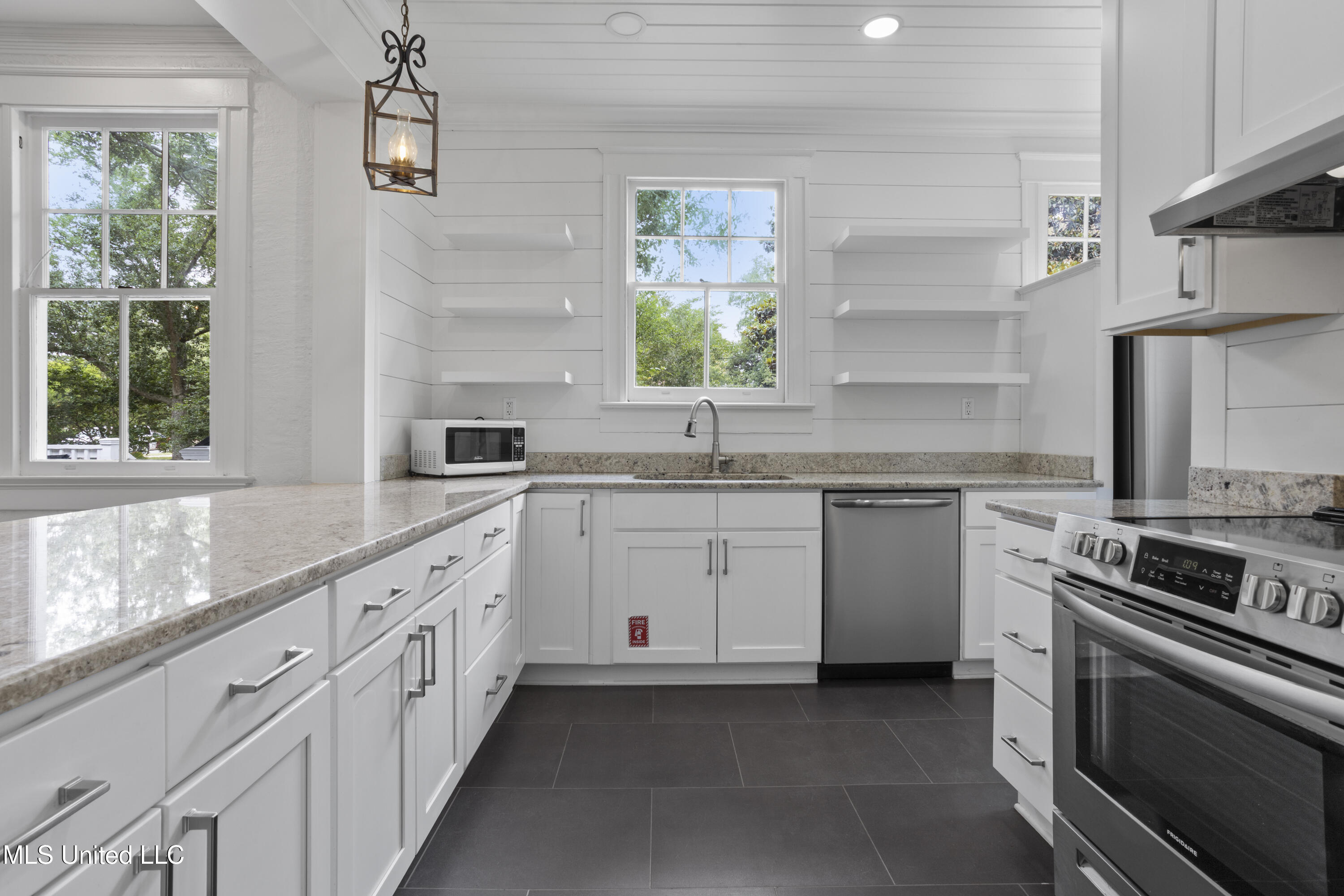 119 Shadowlawn Avenue, Pass Christian, Mississippi image 22