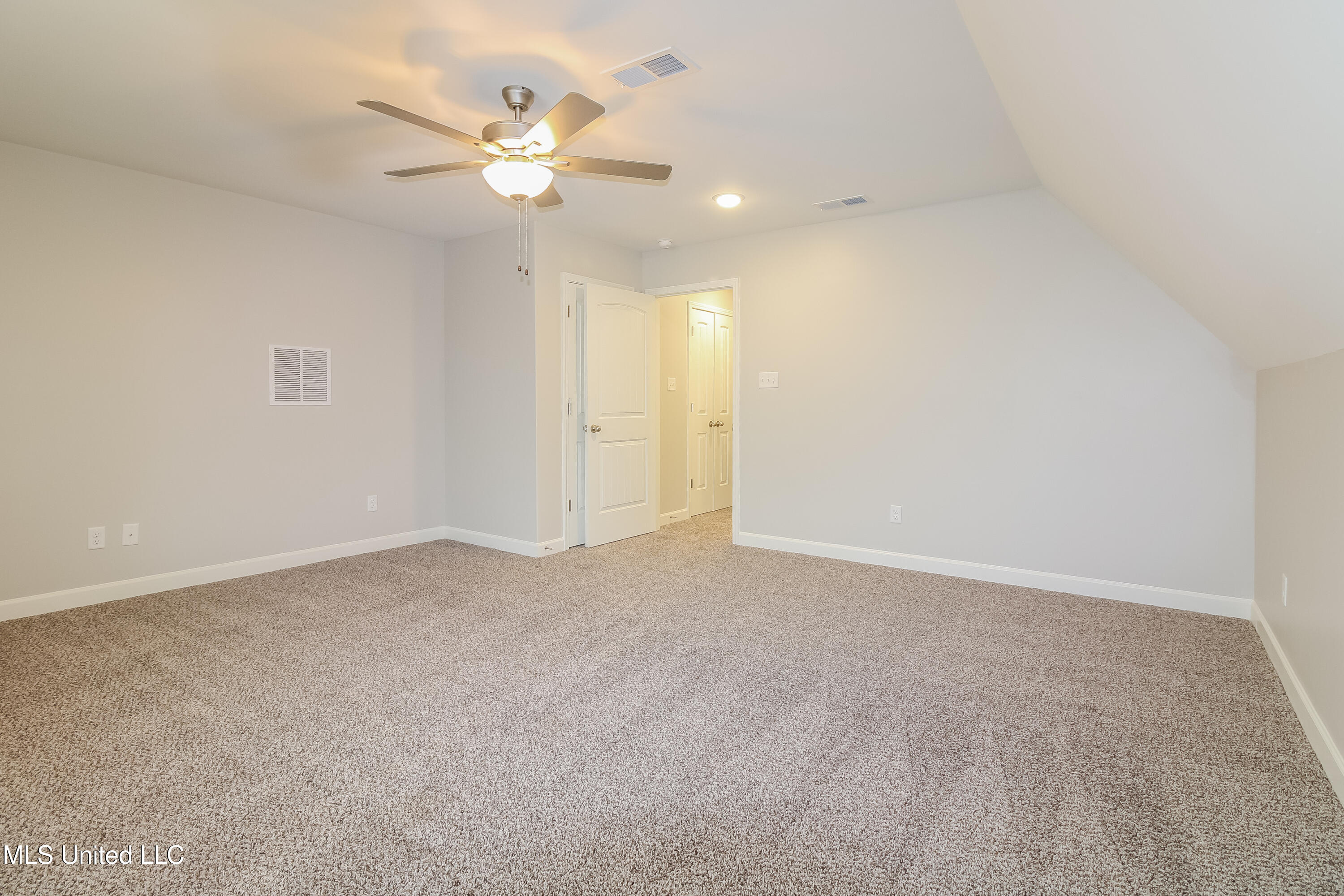9308 S Lakeside Circle, Walls, Mississippi image 18