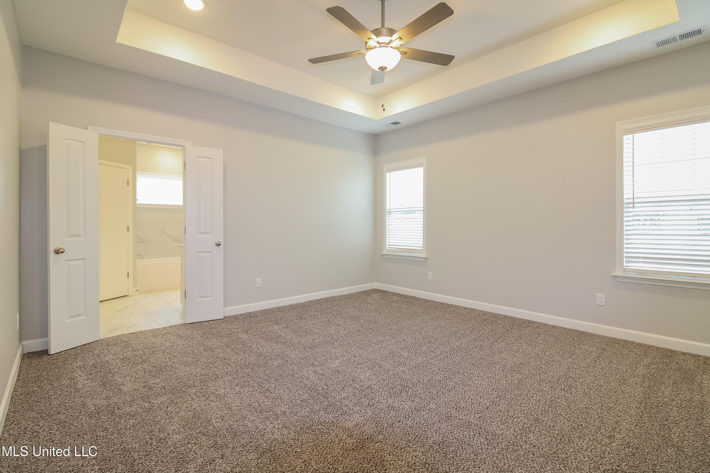 9308 S Lakeside Circle, Walls, Mississippi image 9
