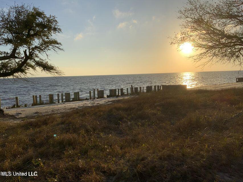 8109 Belle Fontaine Drive, Ocean Springs, Mississippi image 9