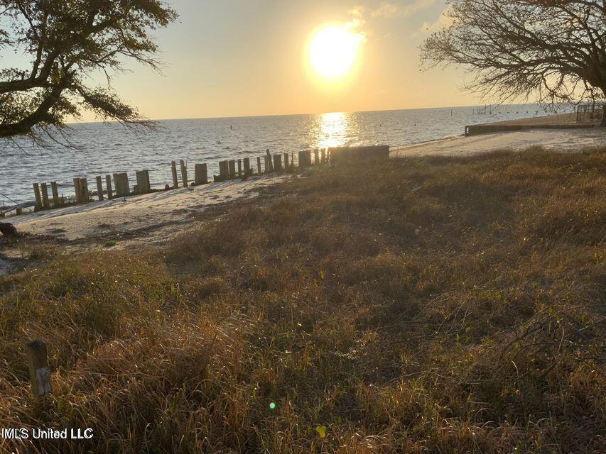 8109 Belle Fontaine Drive, Ocean Springs, Mississippi image 4