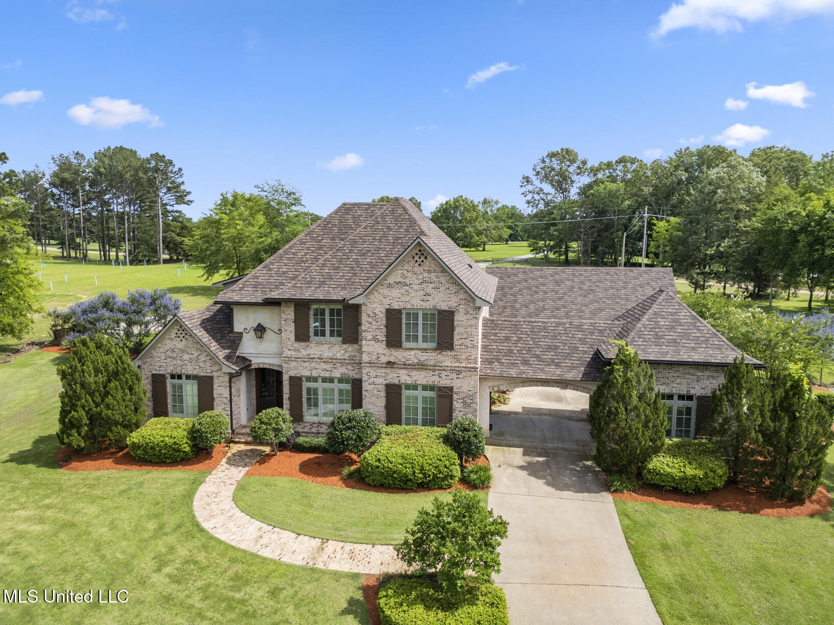 430 Johnstone Drive, Madison, Mississippi image 2