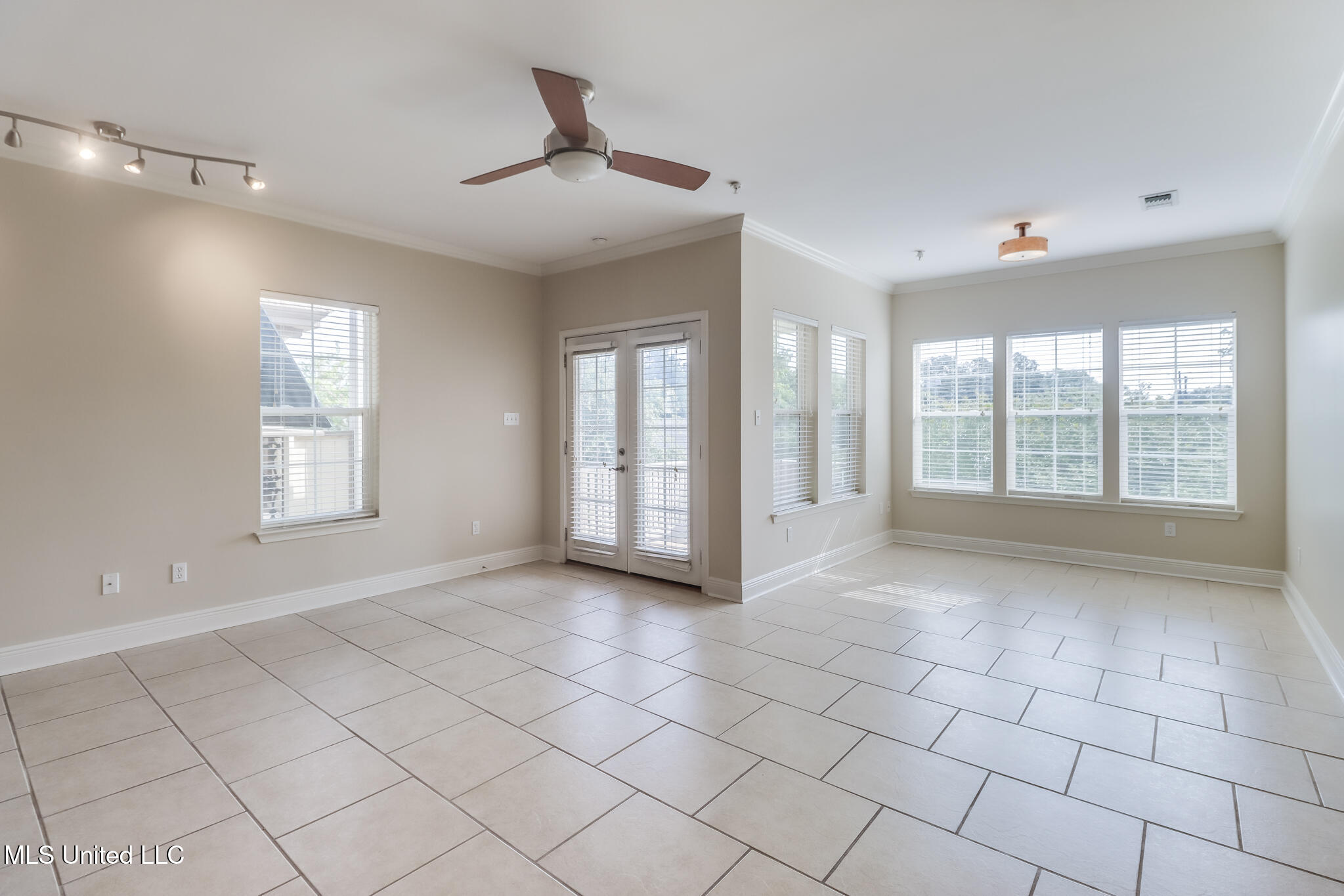200 Jeff Davis Avenue #8, Long Beach, Mississippi image 7