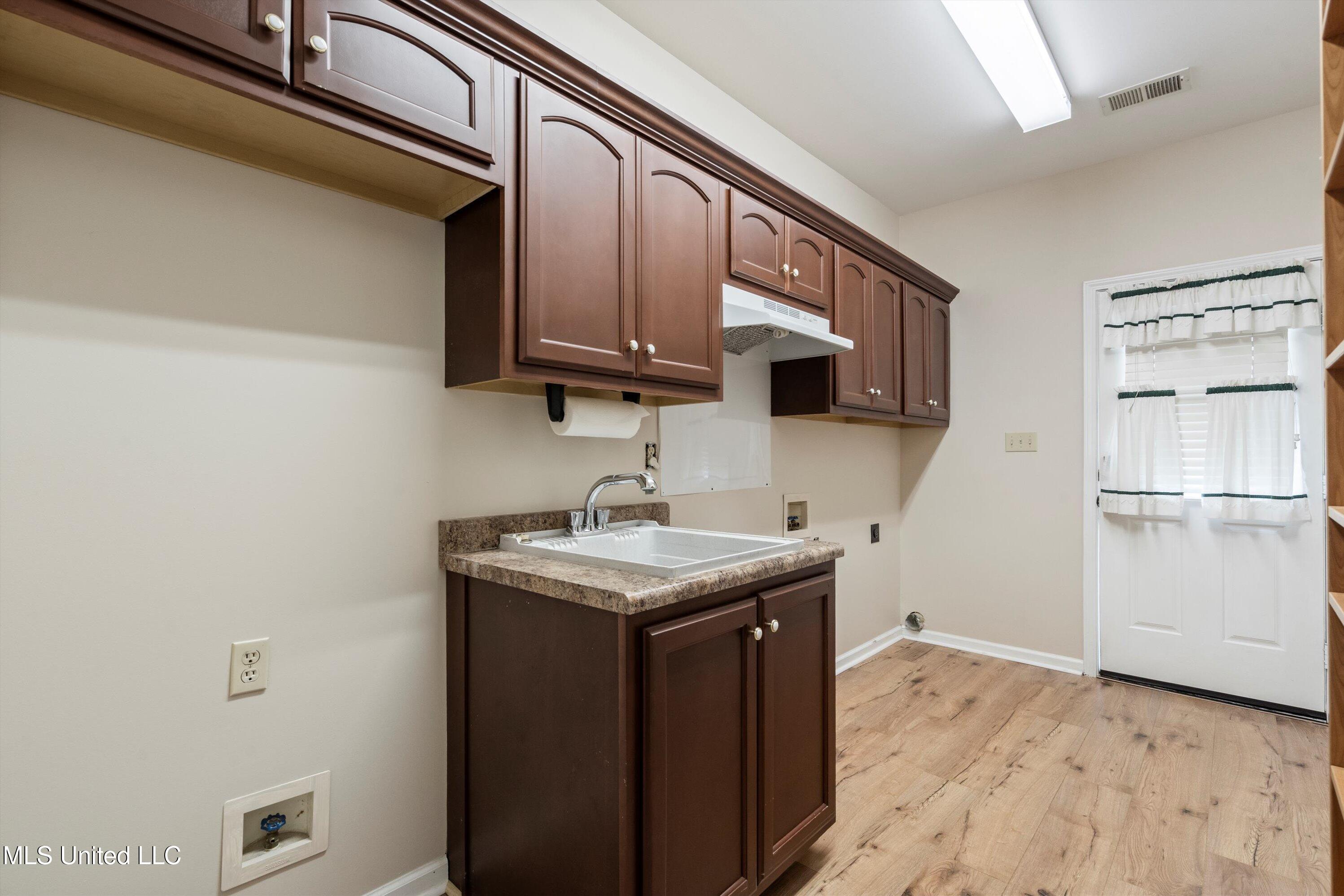 6375 Darren Drive, Olive Branch, Mississippi image 27