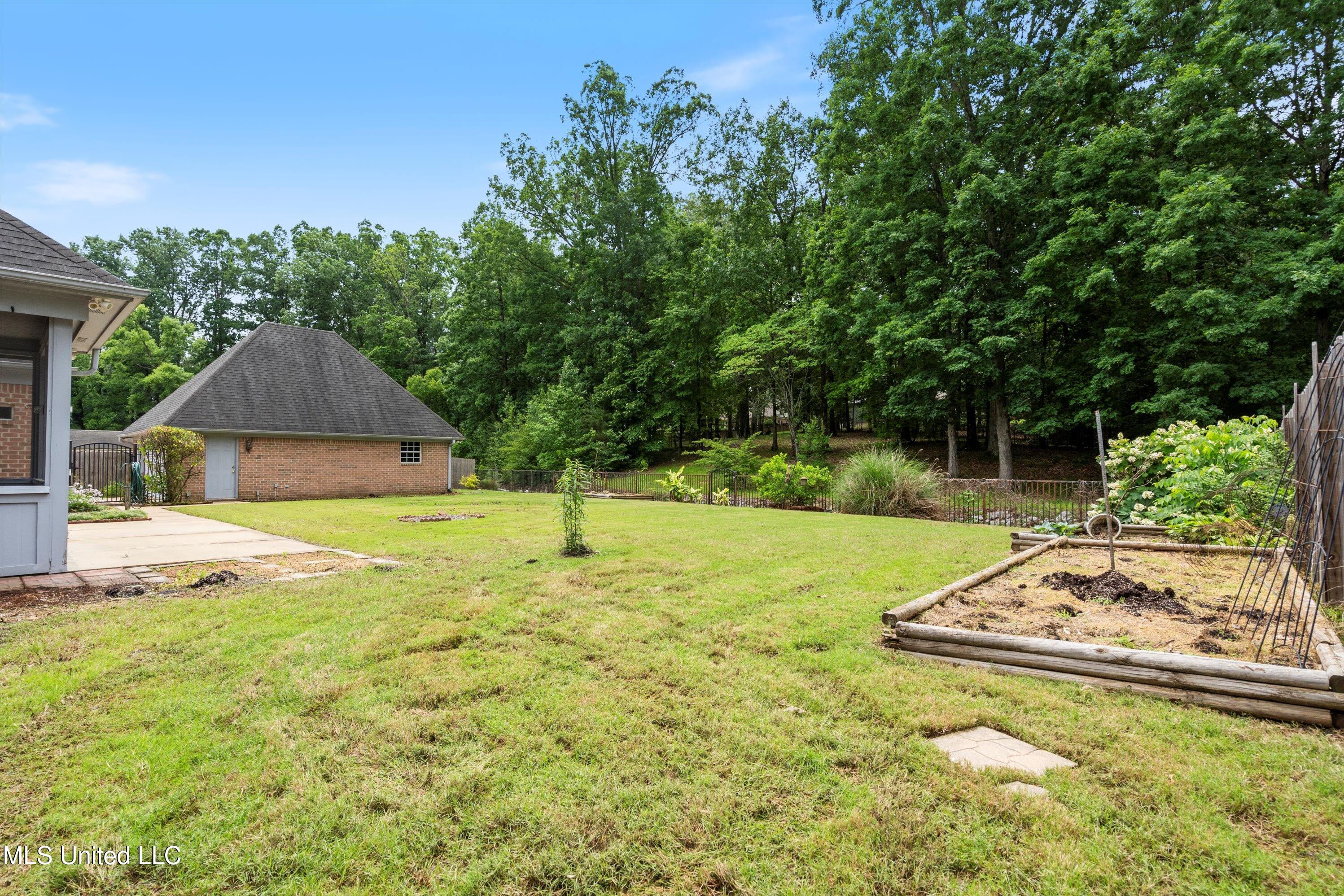 6375 Darren Drive, Olive Branch, Mississippi image 10