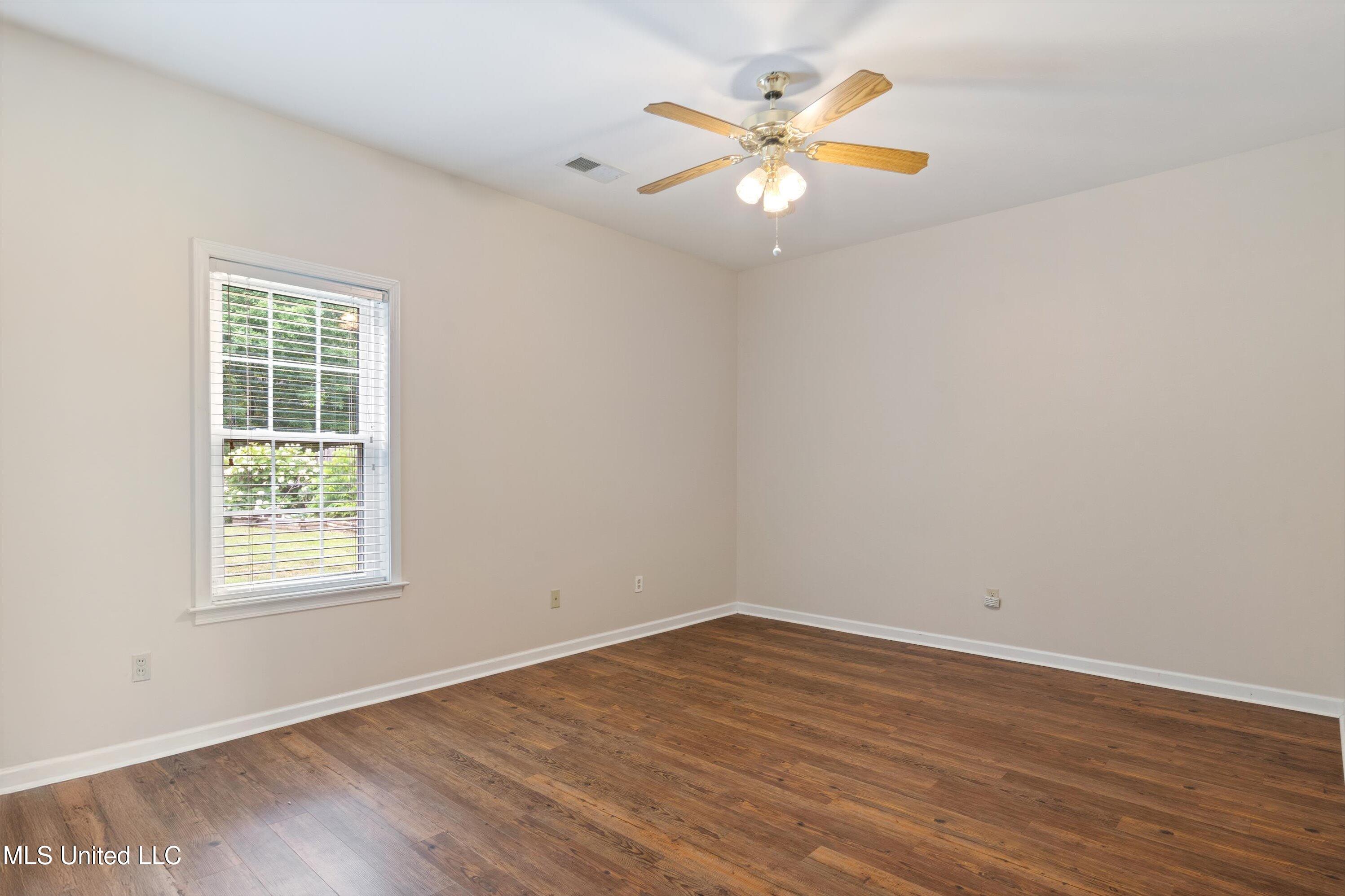 6375 Darren Drive, Olive Branch, Mississippi image 37