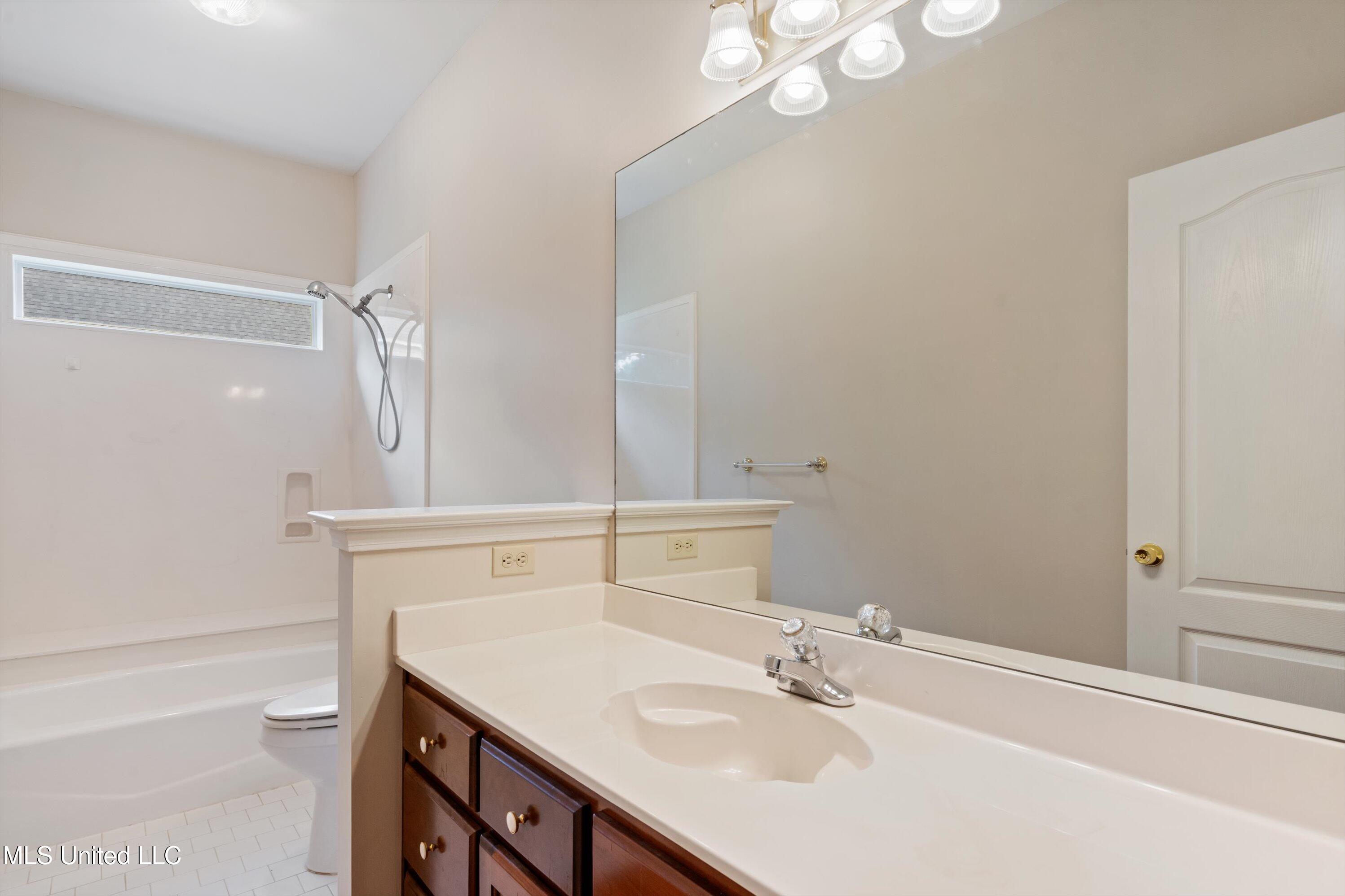 6375 Darren Drive, Olive Branch, Mississippi image 36