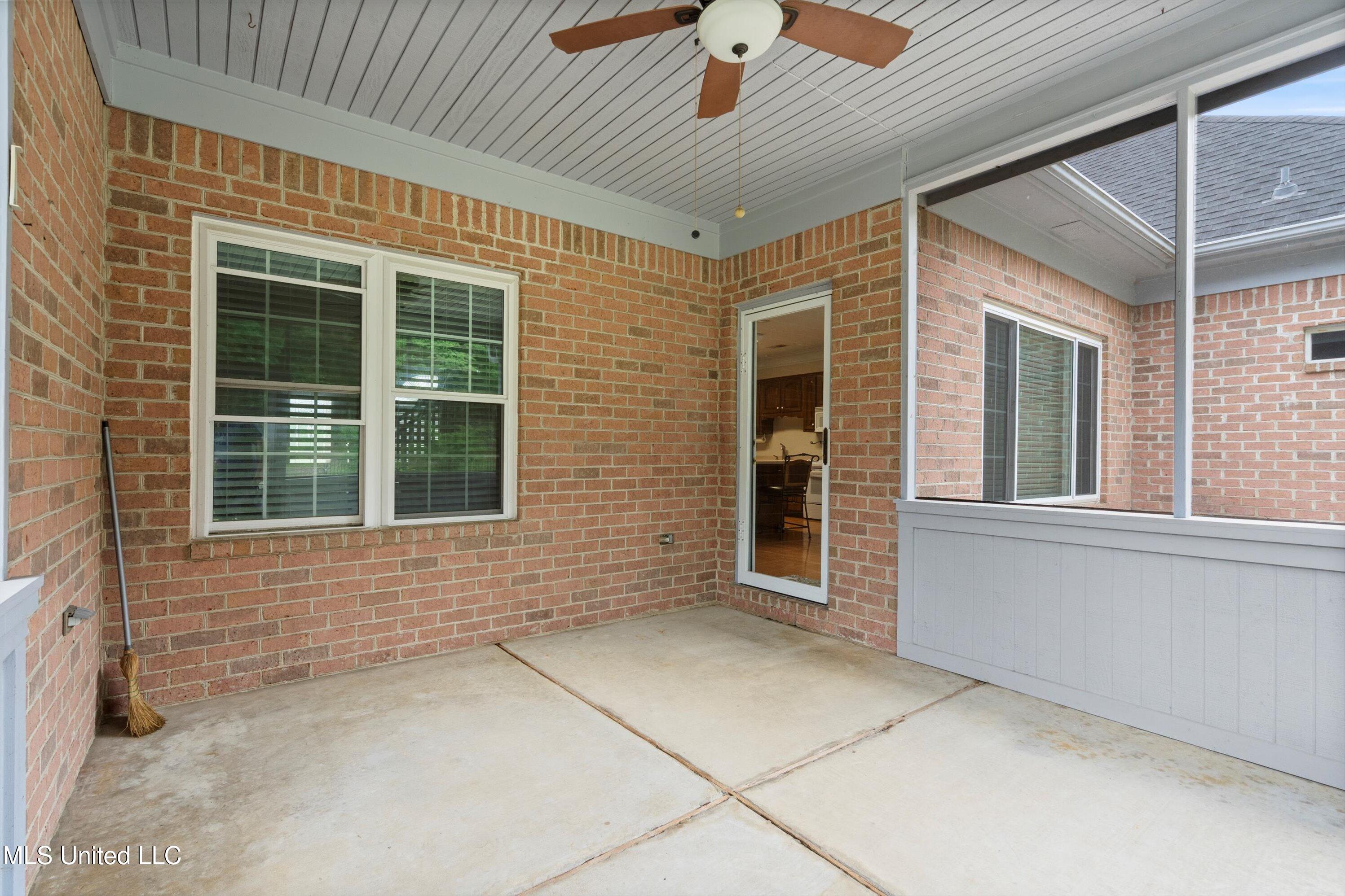 6375 Darren Drive, Olive Branch, Mississippi image 8