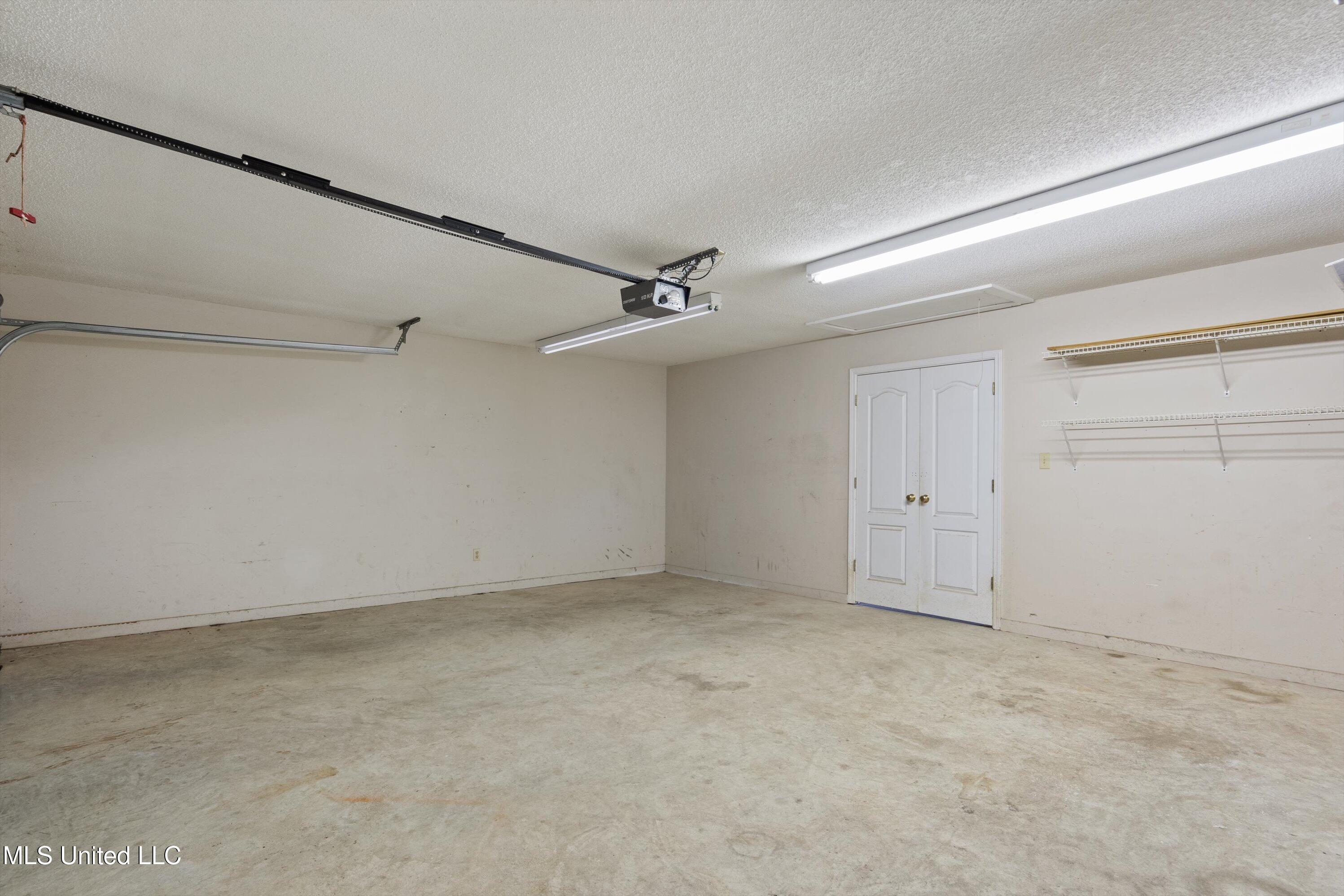 6375 Darren Drive, Olive Branch, Mississippi image 46