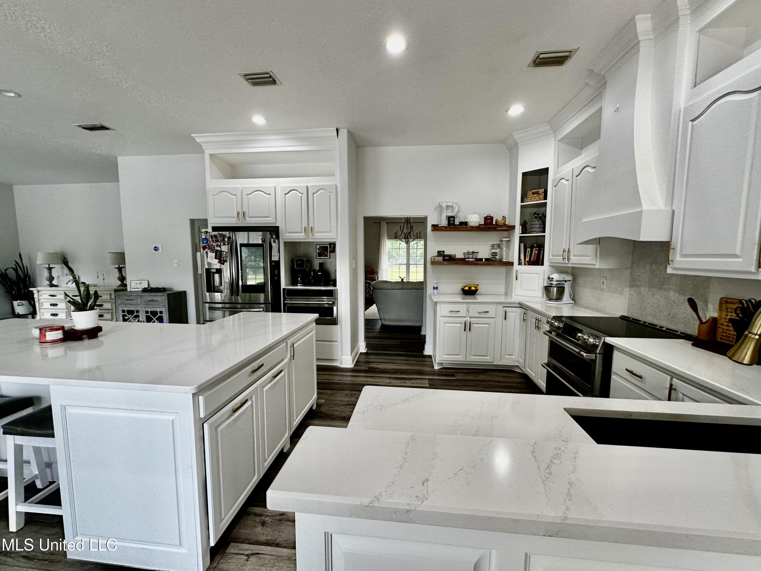 17500 Goff Farm Road, Moss Point, Mississippi image 8
