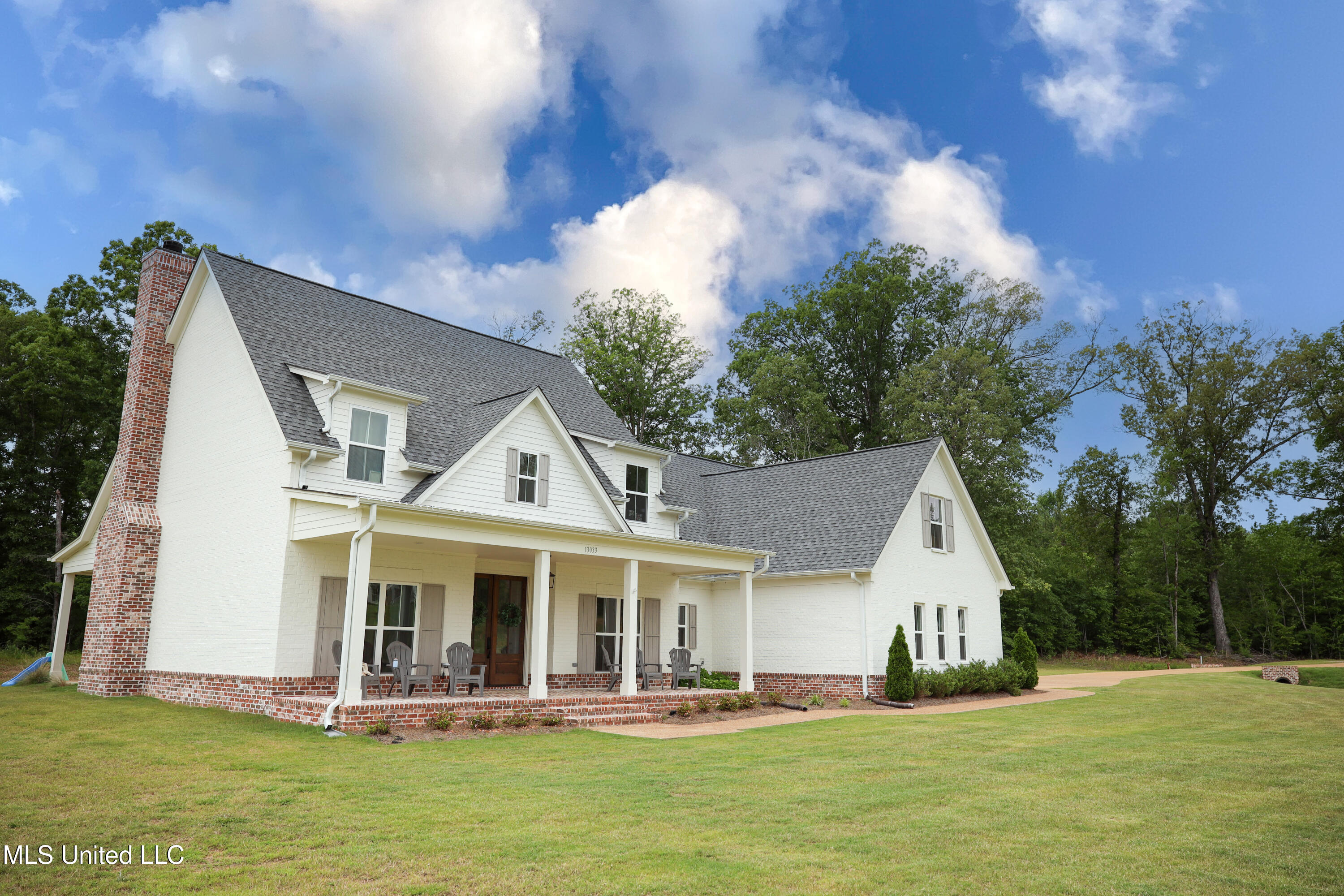 13033 Pebble View Drive, Byhalia, Mississippi image 2
