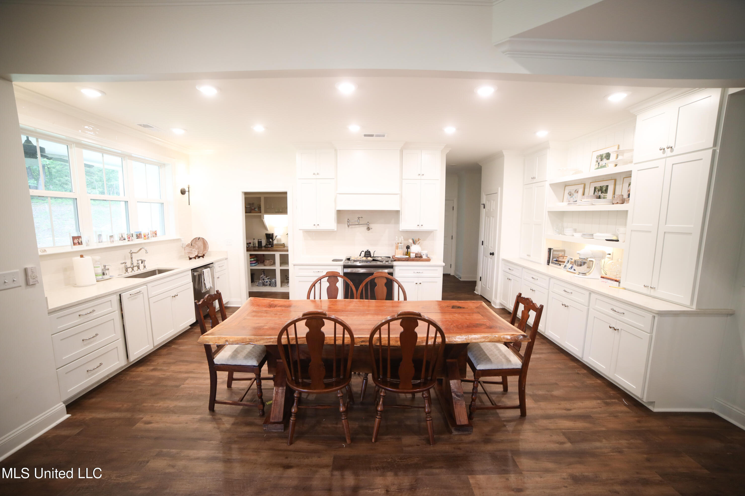 13033 Pebble View Drive, Byhalia, Mississippi image 5