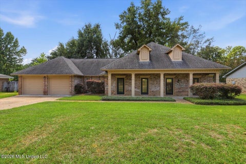 Homes For Sale - 111 Fern Drive<br/> Brandon, MS 39042
