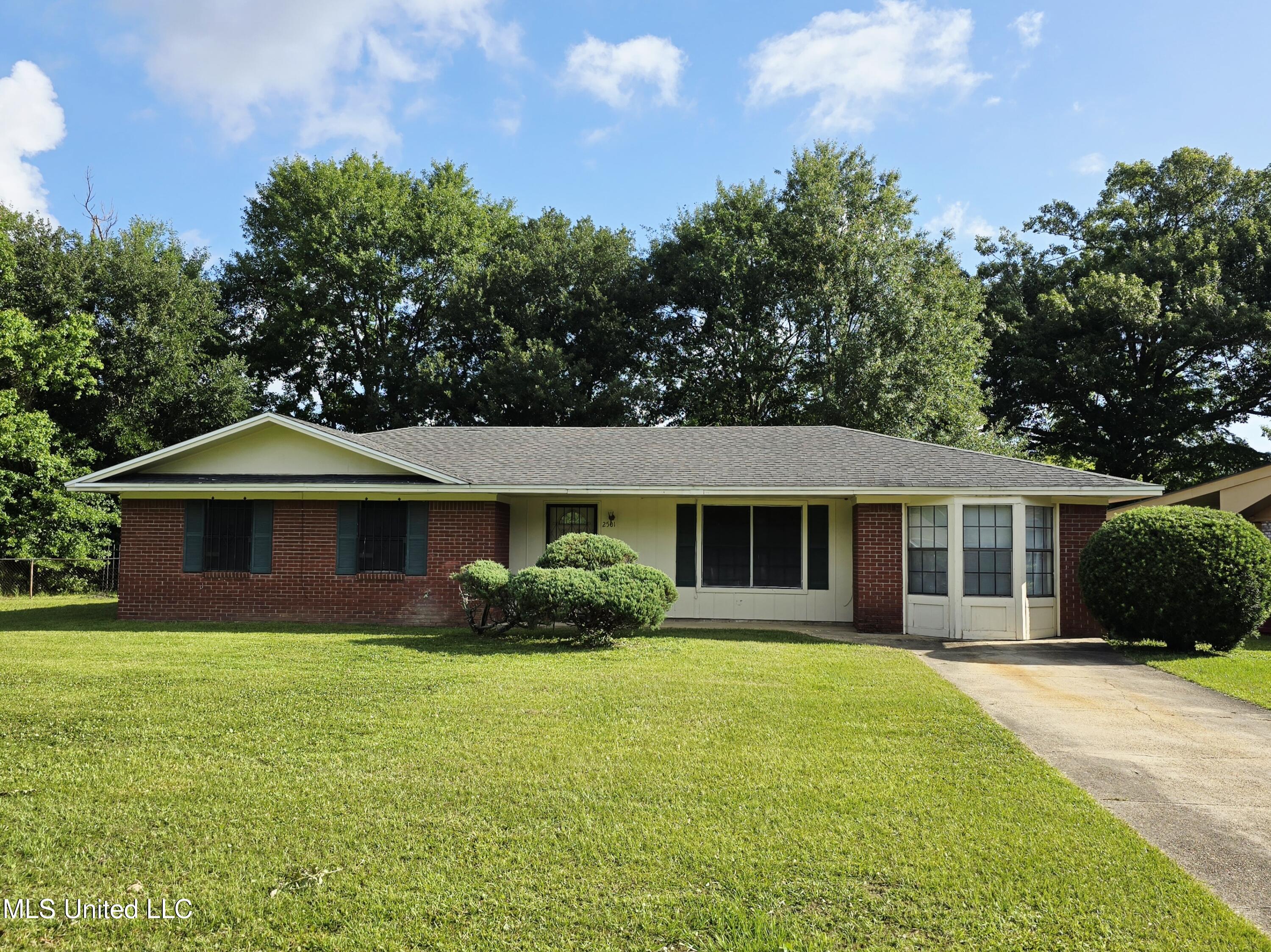 2501 Woolmarket Street, Gulfport, Mississippi image 1
