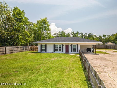 Homes For Rent - 410 Old Spanish Trail<br/> Waveland, MS 39576