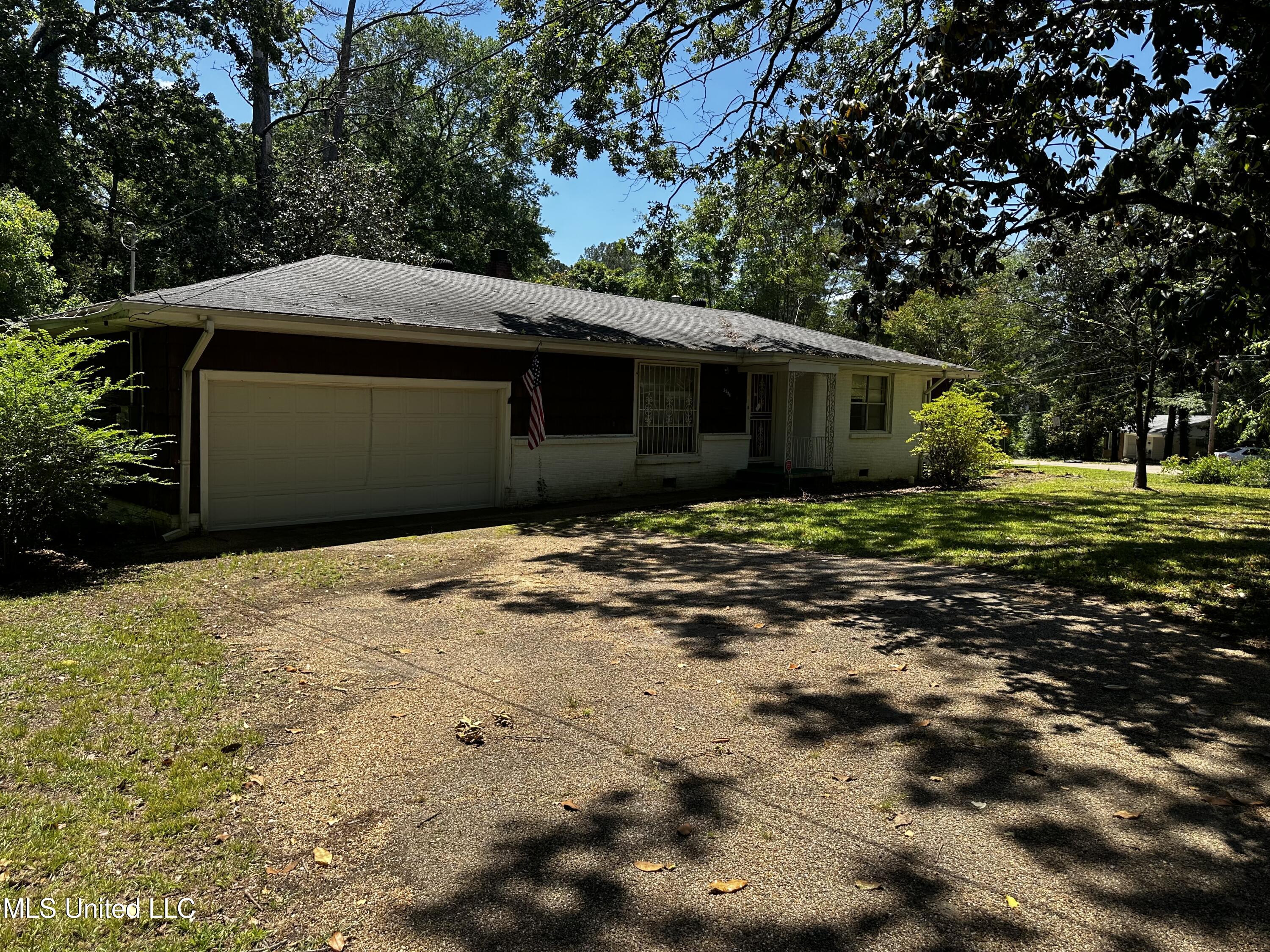 2238 Alta Woods Terrace, Jackson, Mississippi image 2