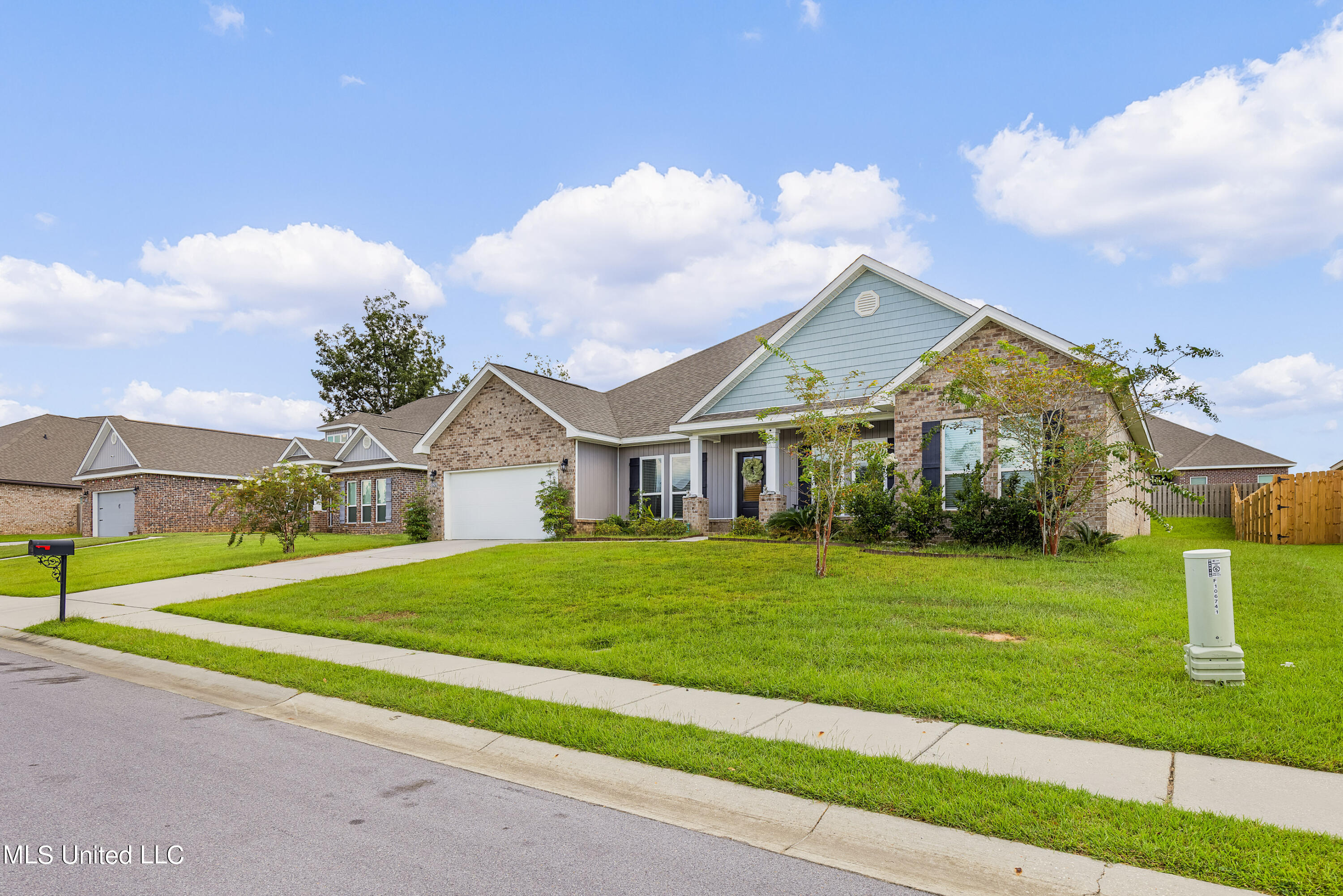 10674 Chapelwood Drive, Gulfport, Mississippi image 2