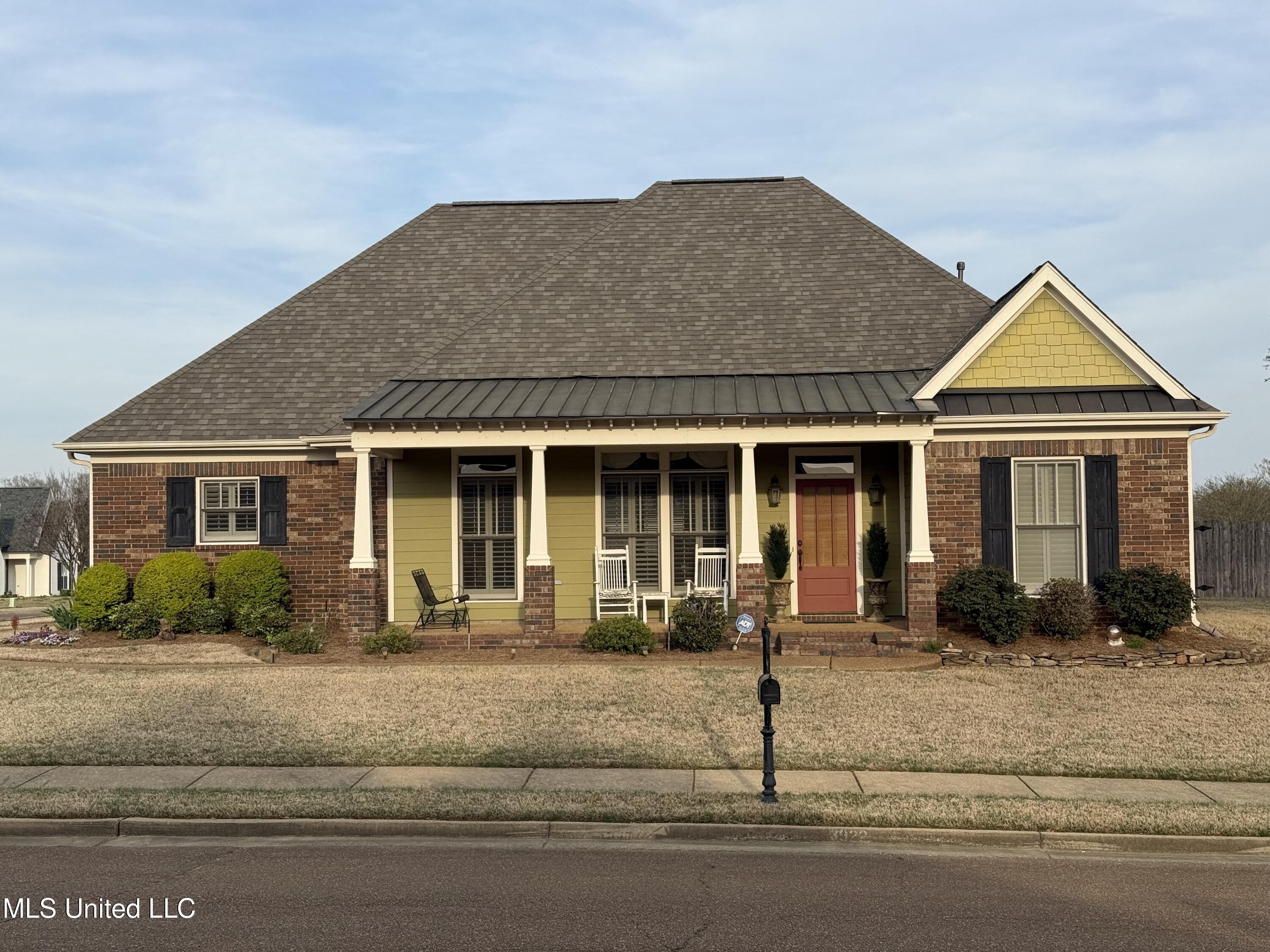 3922 Huntingdon Lane, Hernando, Mississippi image 1