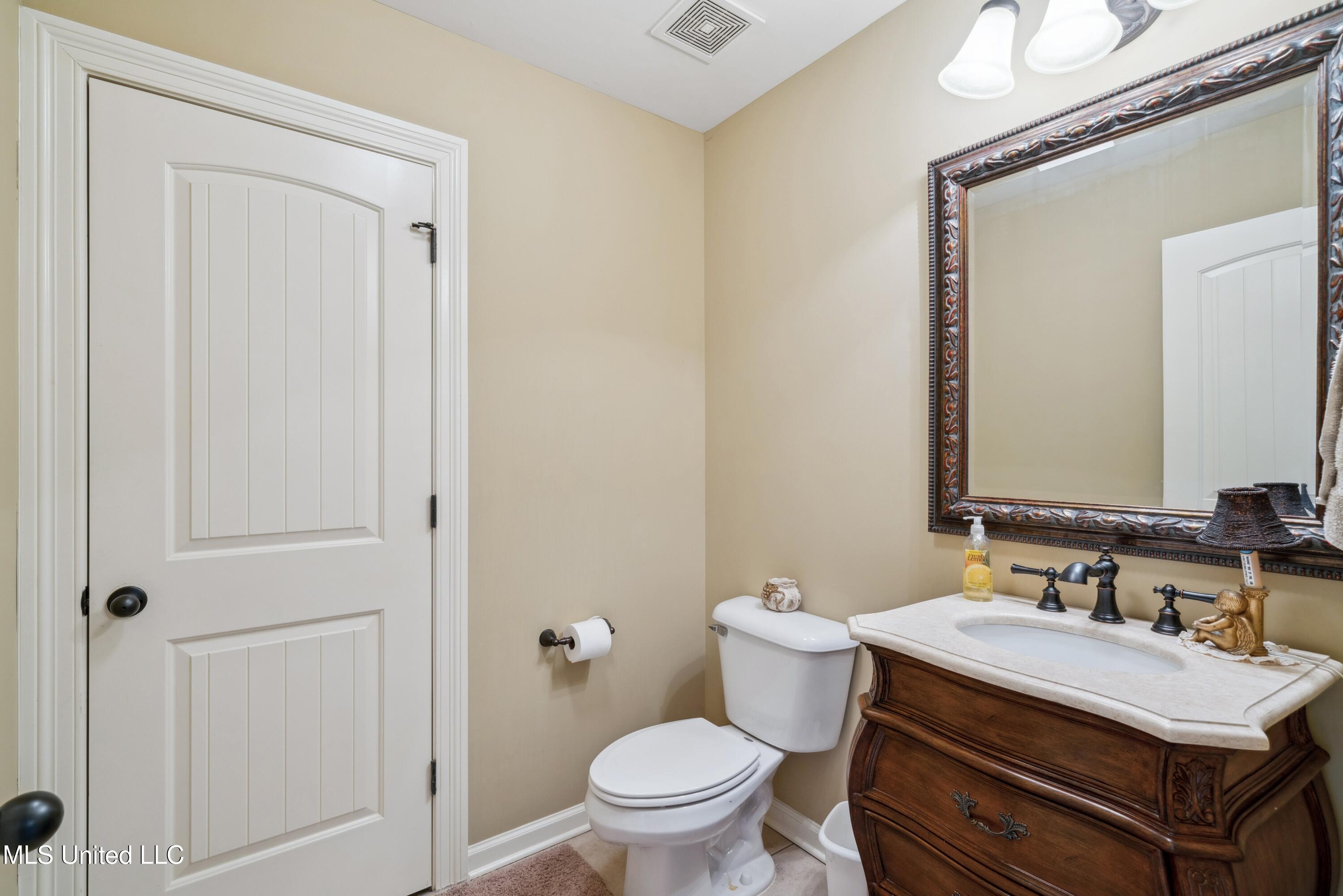 3922 Huntingdon Lane, Hernando, Mississippi image 22