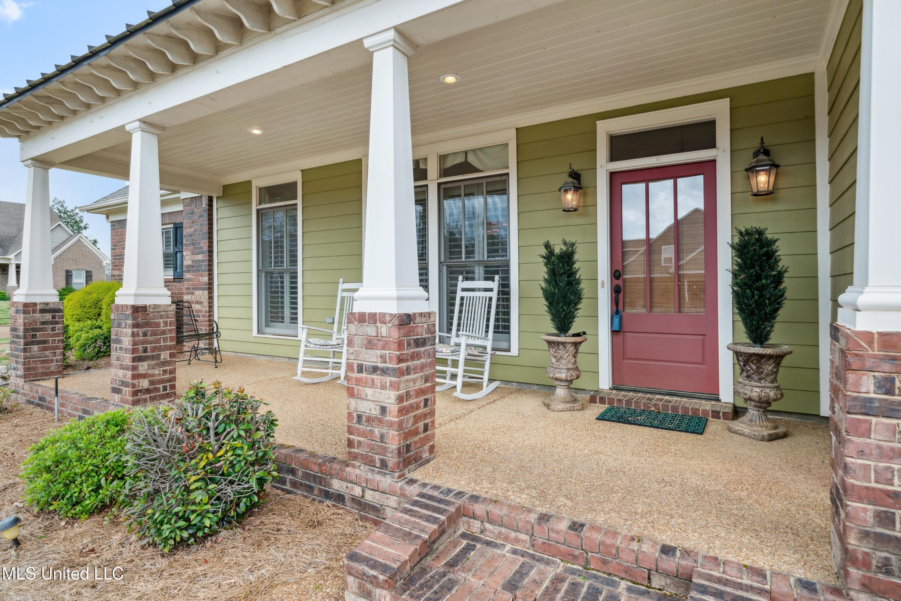 3922 Huntingdon Lane, Hernando, Mississippi image 2