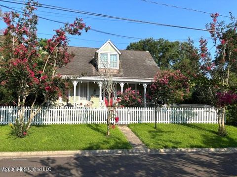 Homes For Sale - 204 Arlington Avenue<br/> Adams County, Natchez, MS 39120