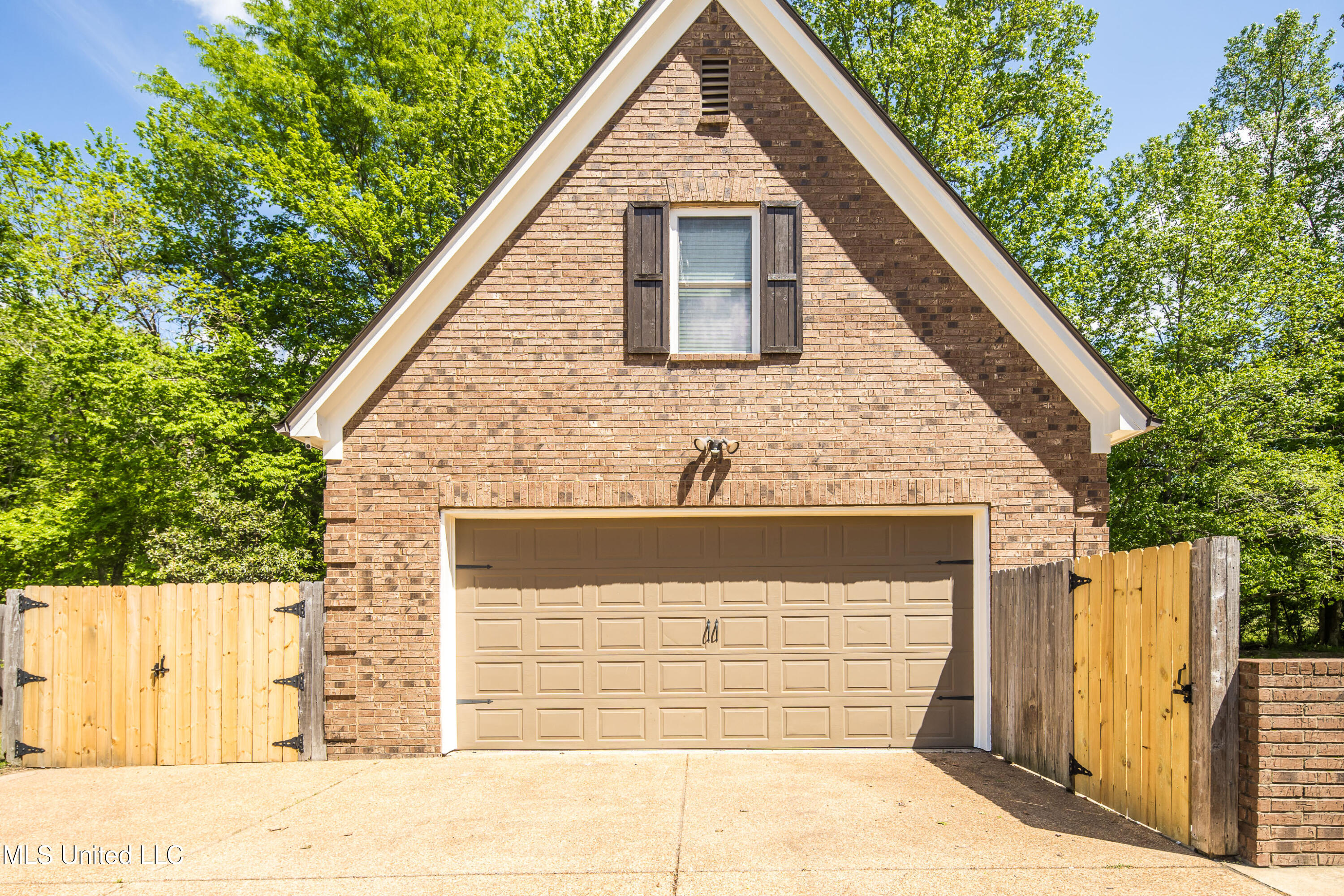 5674 E Santa Fe Drive, Olive Branch, Mississippi image 5