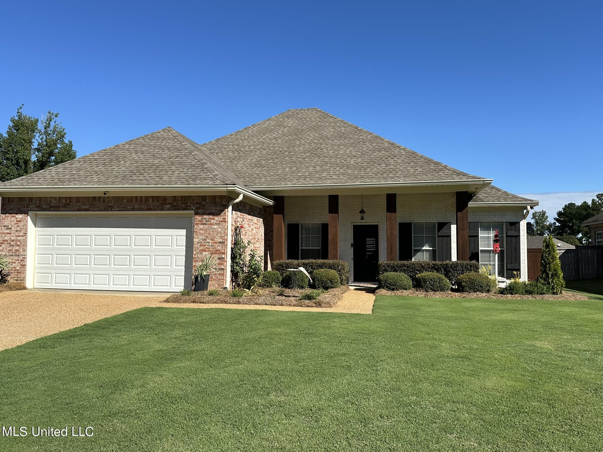 108 Kings Crossing, Canton, Mississippi image 1