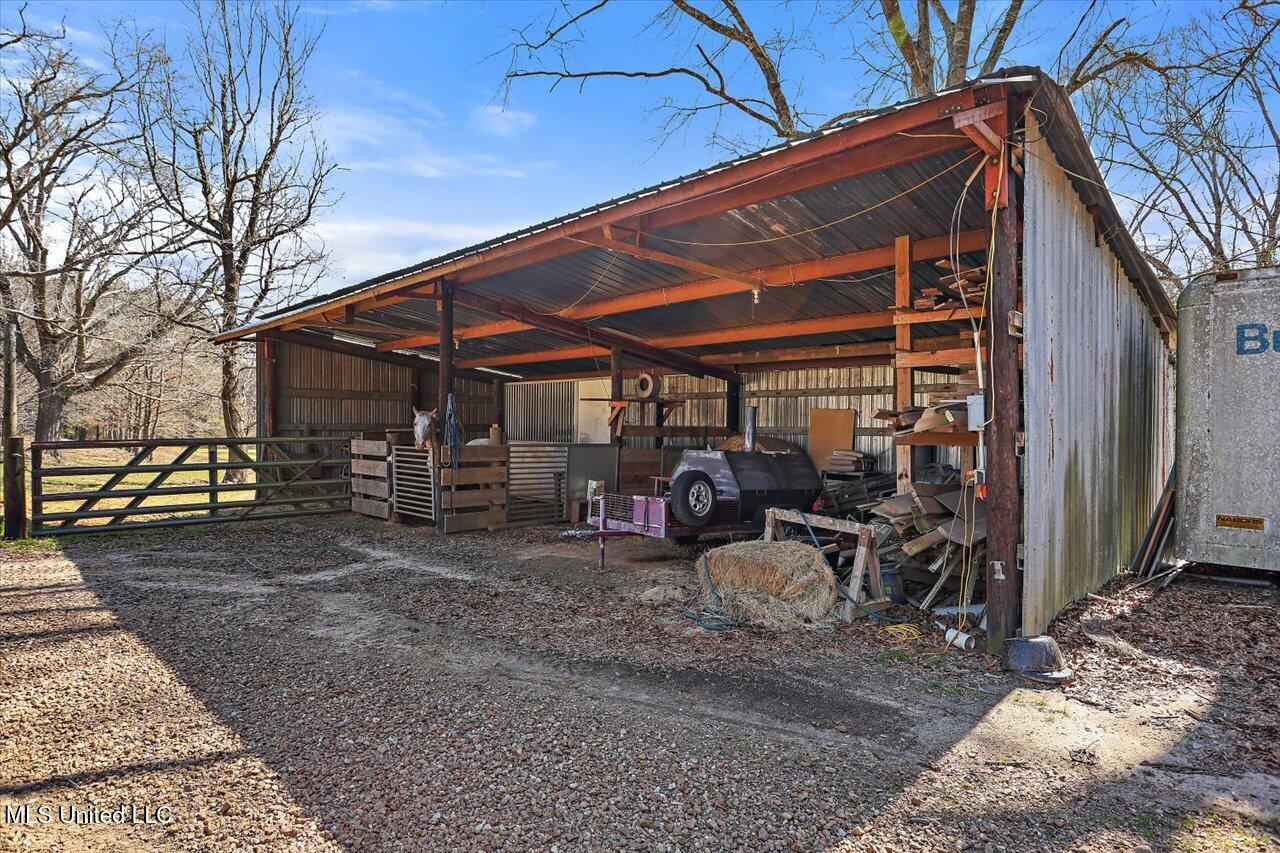 2099 E Franklin Street, Carthage, Mississippi image 39