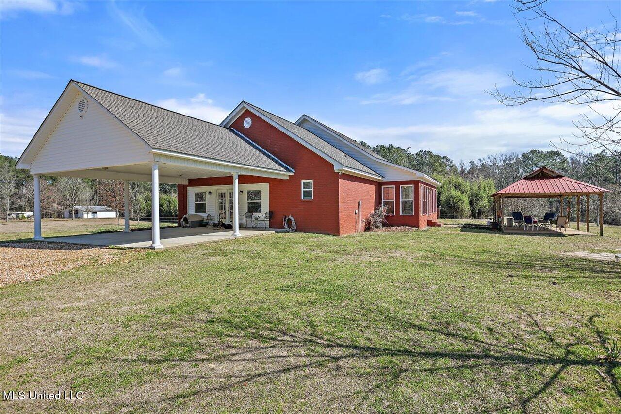 2099 E Franklin Street, Carthage, Mississippi image 2
