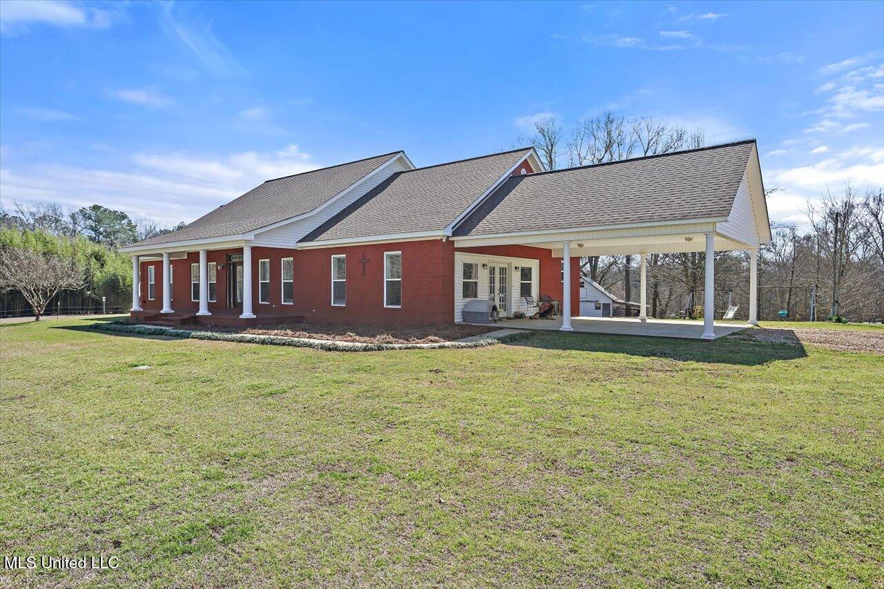 2099 E Franklin Street, Carthage, Mississippi image 1