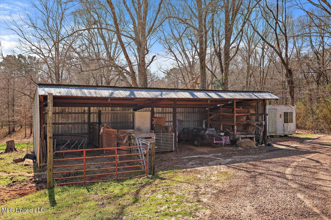 2099 E Franklin Street, Carthage, Mississippi image 38
