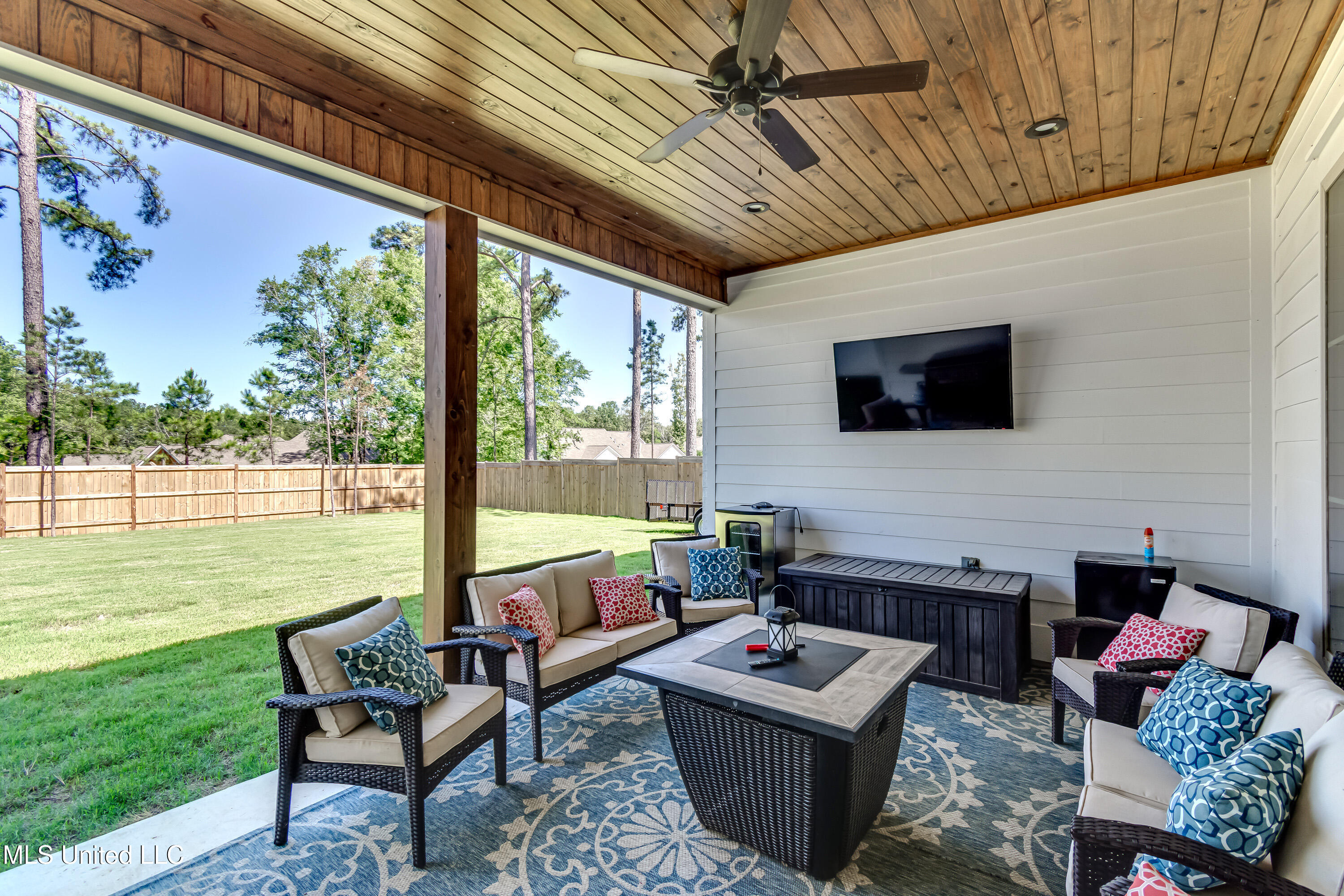 Madison, Mississippi 39110, United States, 4 Bedrooms Bedrooms, ,3 BathroomsBathrooms,Residential,Pending,135654