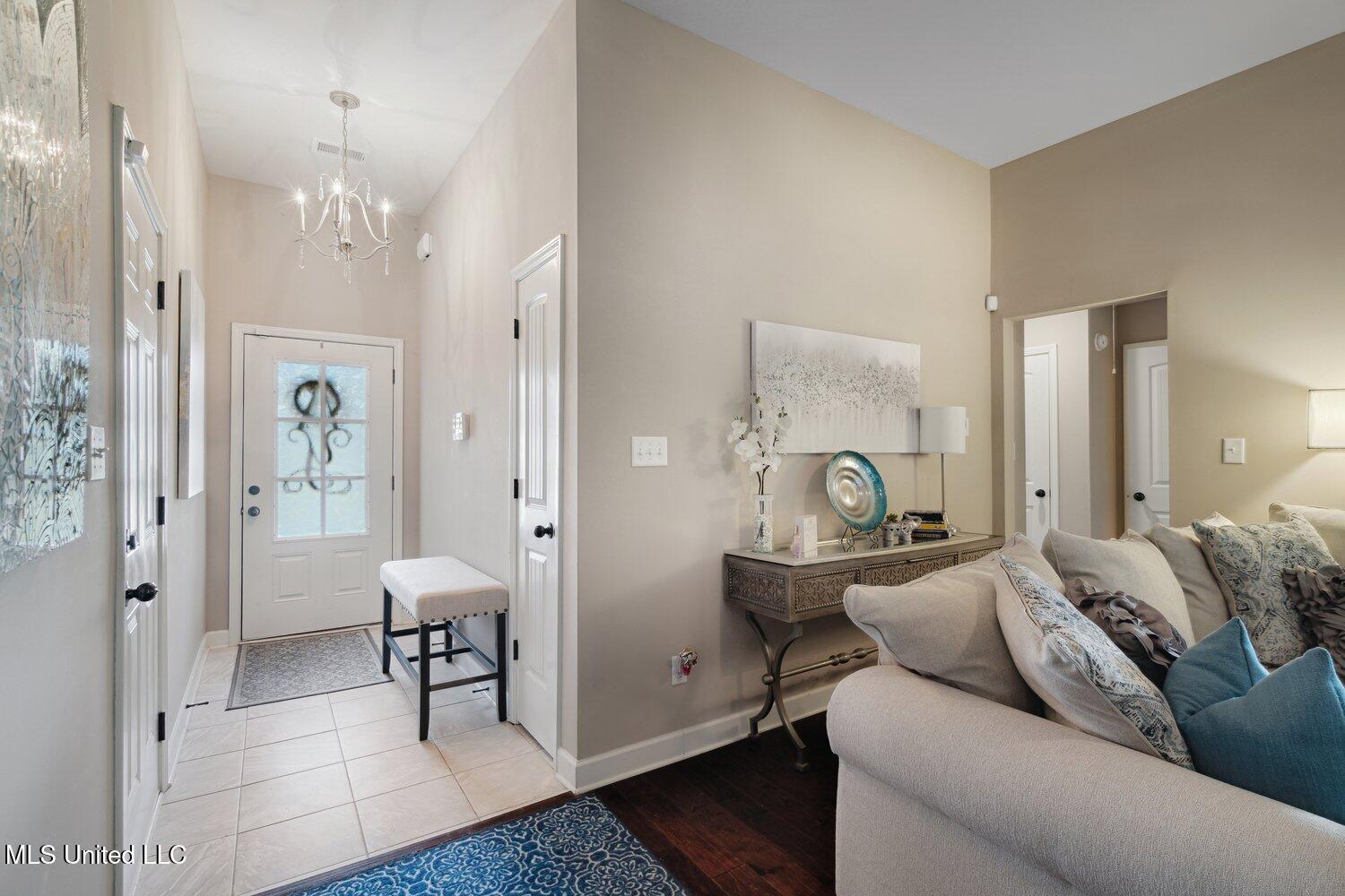 8053 Switzer Drive, Southaven, Mississippi image 2