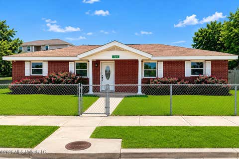 Homes For Rent - 135 Pine Grove Avenue<br/> Biloxi, MS 39531